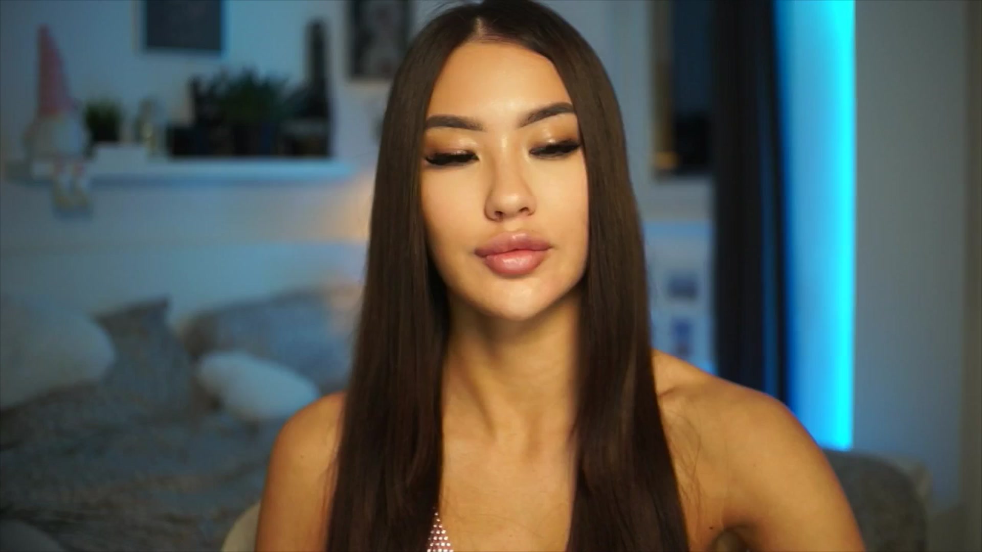 Gallery image thumbnail from SimpleMai's myfreecams stream on, 04/30/2026, 20:14 image 9 of 20