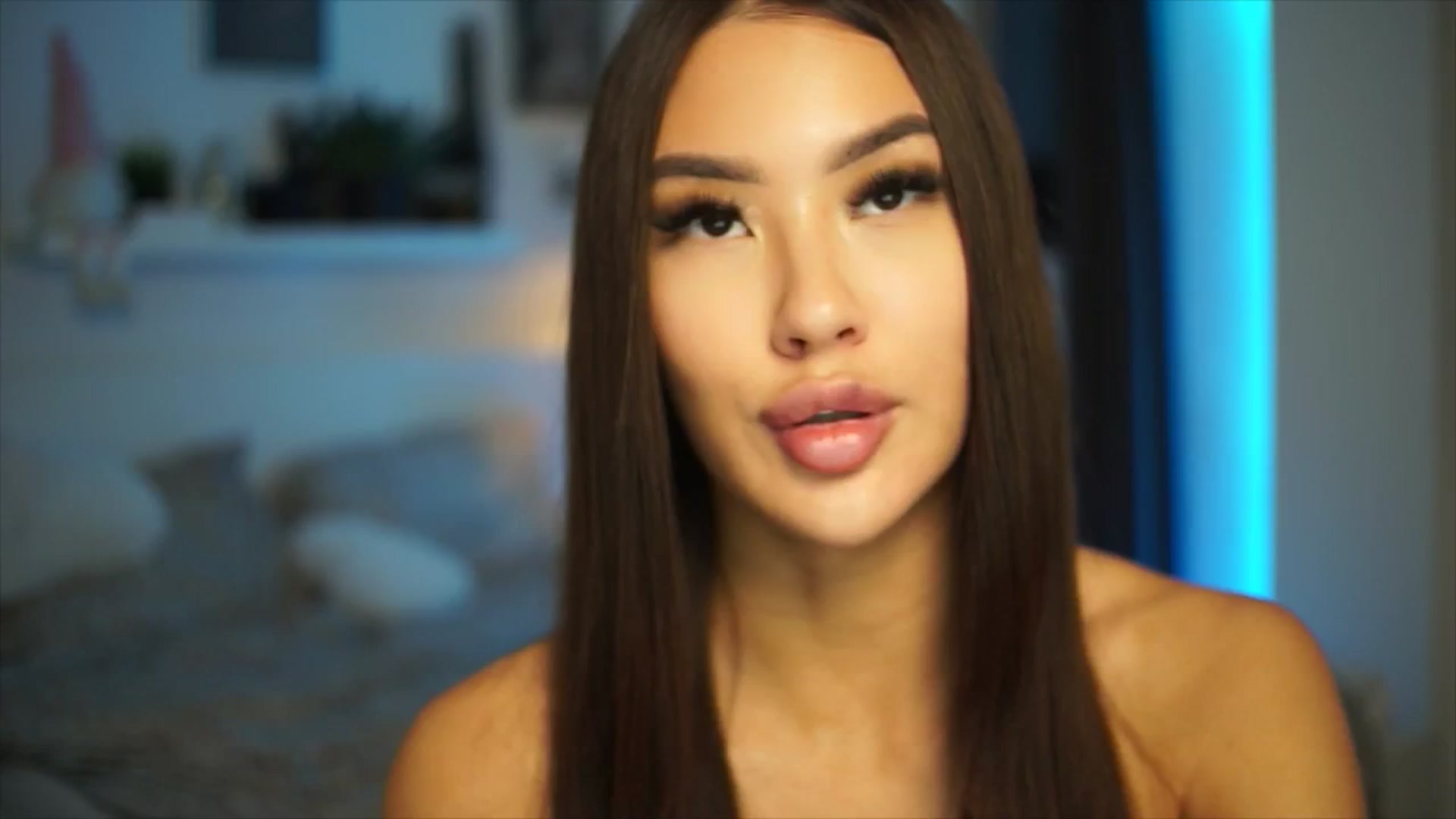 Gallery image thumbnail from SimpleMai's myfreecams stream on, 04/30/2026, 20:14 image 7 of 20
