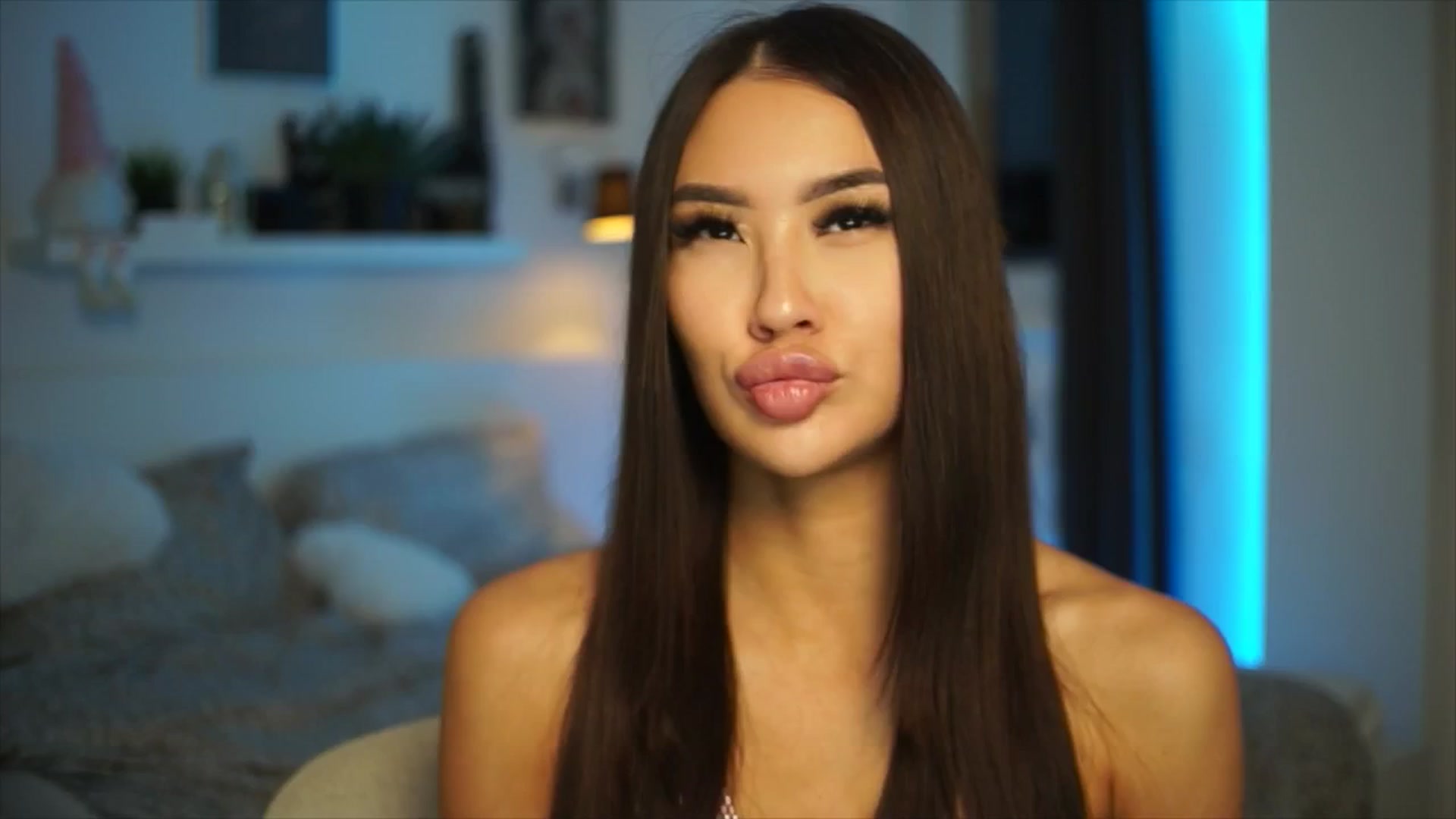 Gallery image thumbnail from SimpleMai's myfreecams stream on, 04/30/2026, 20:14 image 11 of 20