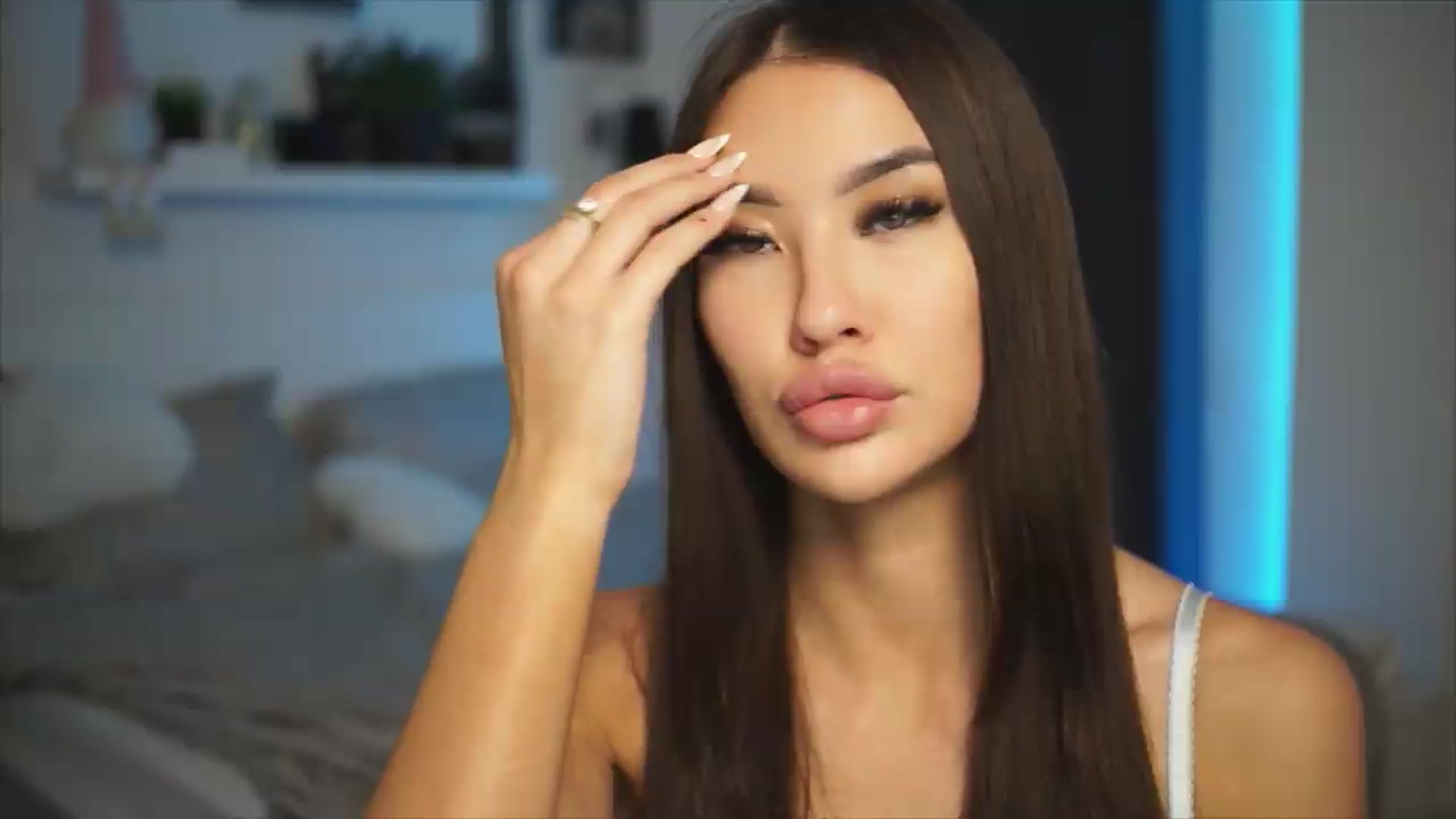 Gallery image thumbnail from SimpleMai's myfreecams stream on, 05/03/2026, 21:21 image 14 of 20
