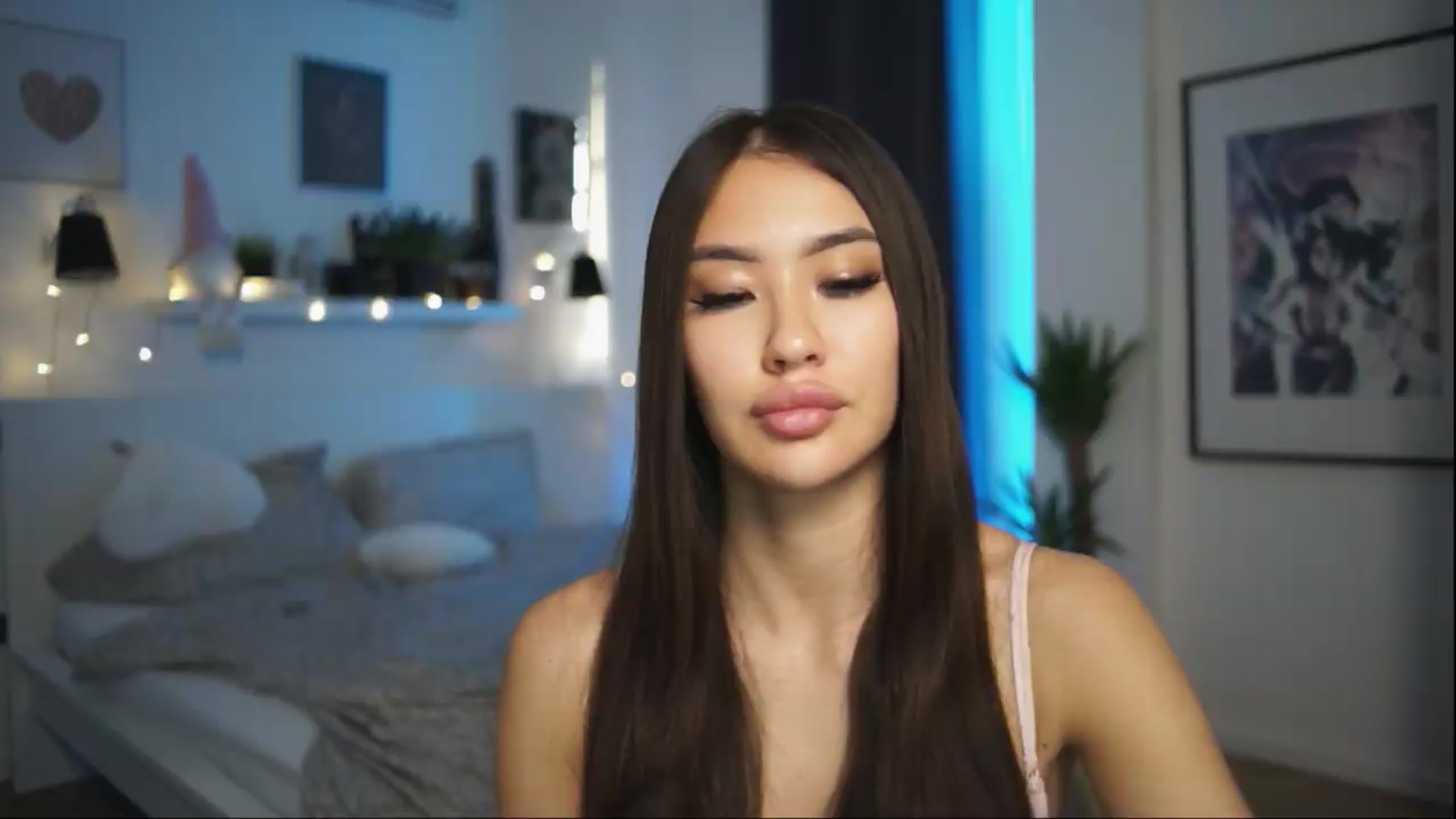 Gallery image thumbnail from SimpleMai's myfreecams stream on, 05/09/2026, 17:44 image 12 of 20