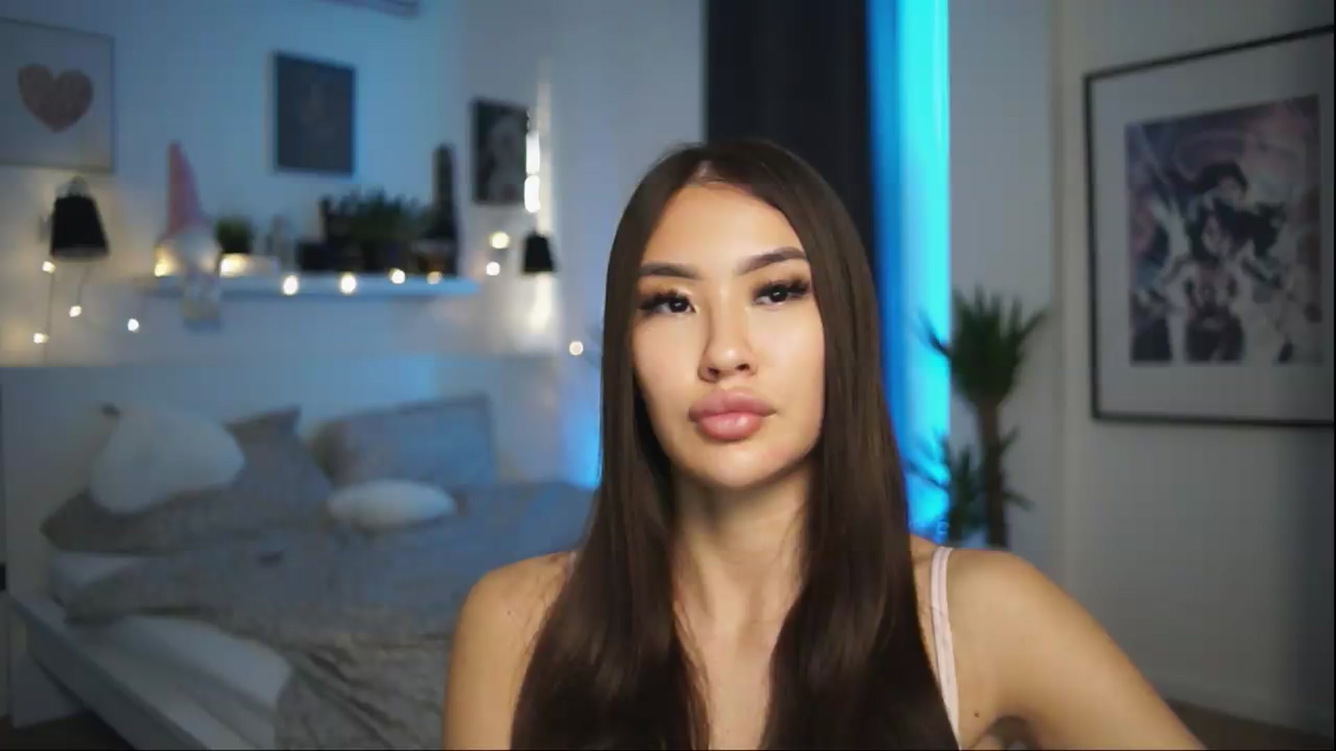 Gallery image thumbnail from SimpleMai's myfreecams stream on, 05/09/2026, 17:44 image 15 of 20