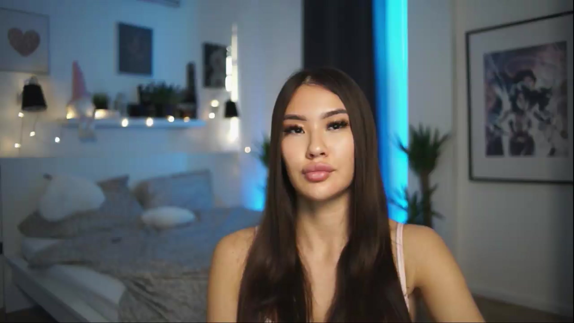 Gallery image thumbnail from SimpleMai's myfreecams stream on, 05/09/2026, 17:44 image 14 of 20