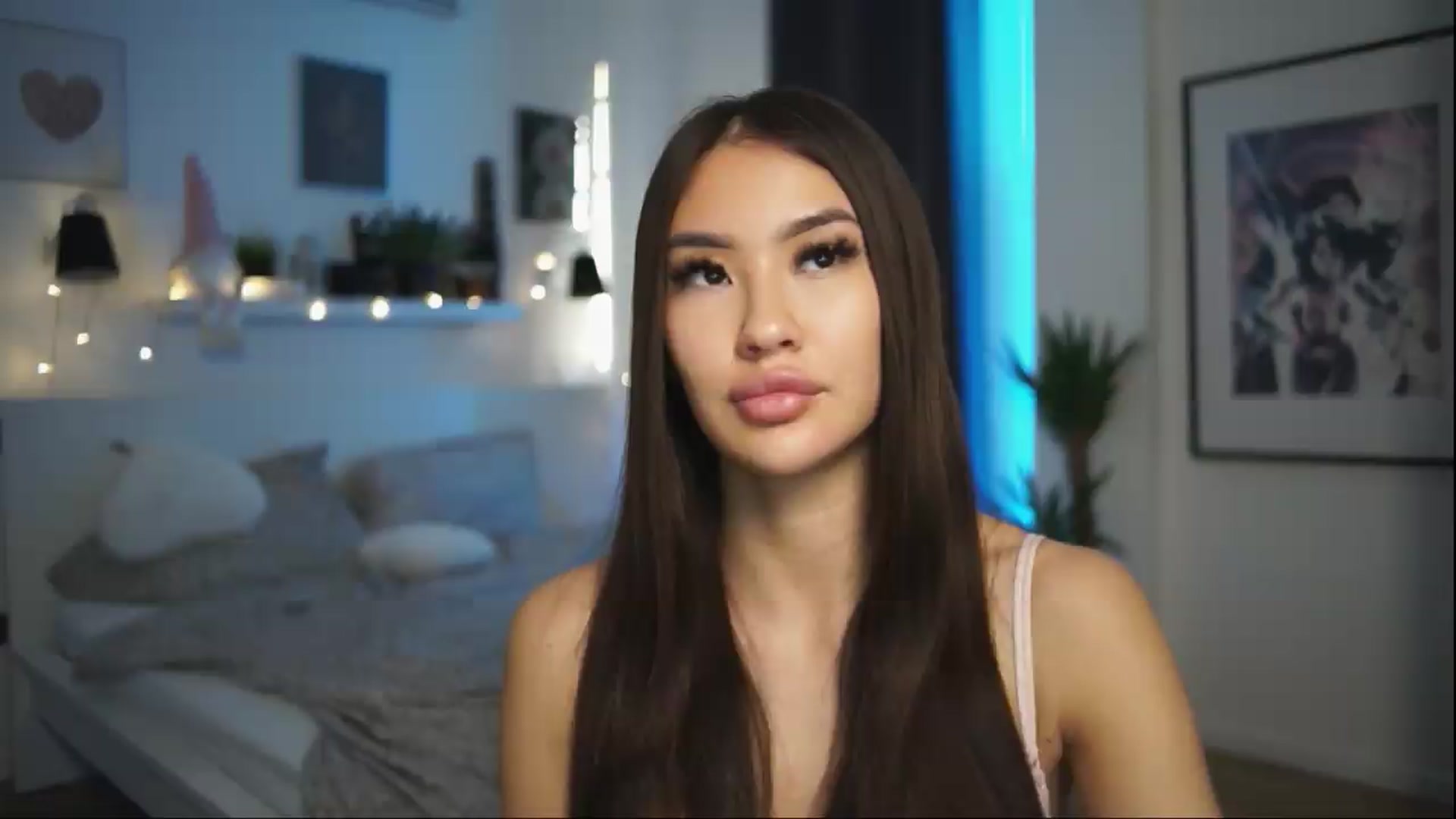 Gallery image thumbnail from SimpleMai's myfreecams stream on, 05/09/2026, 17:44 image 10 of 20