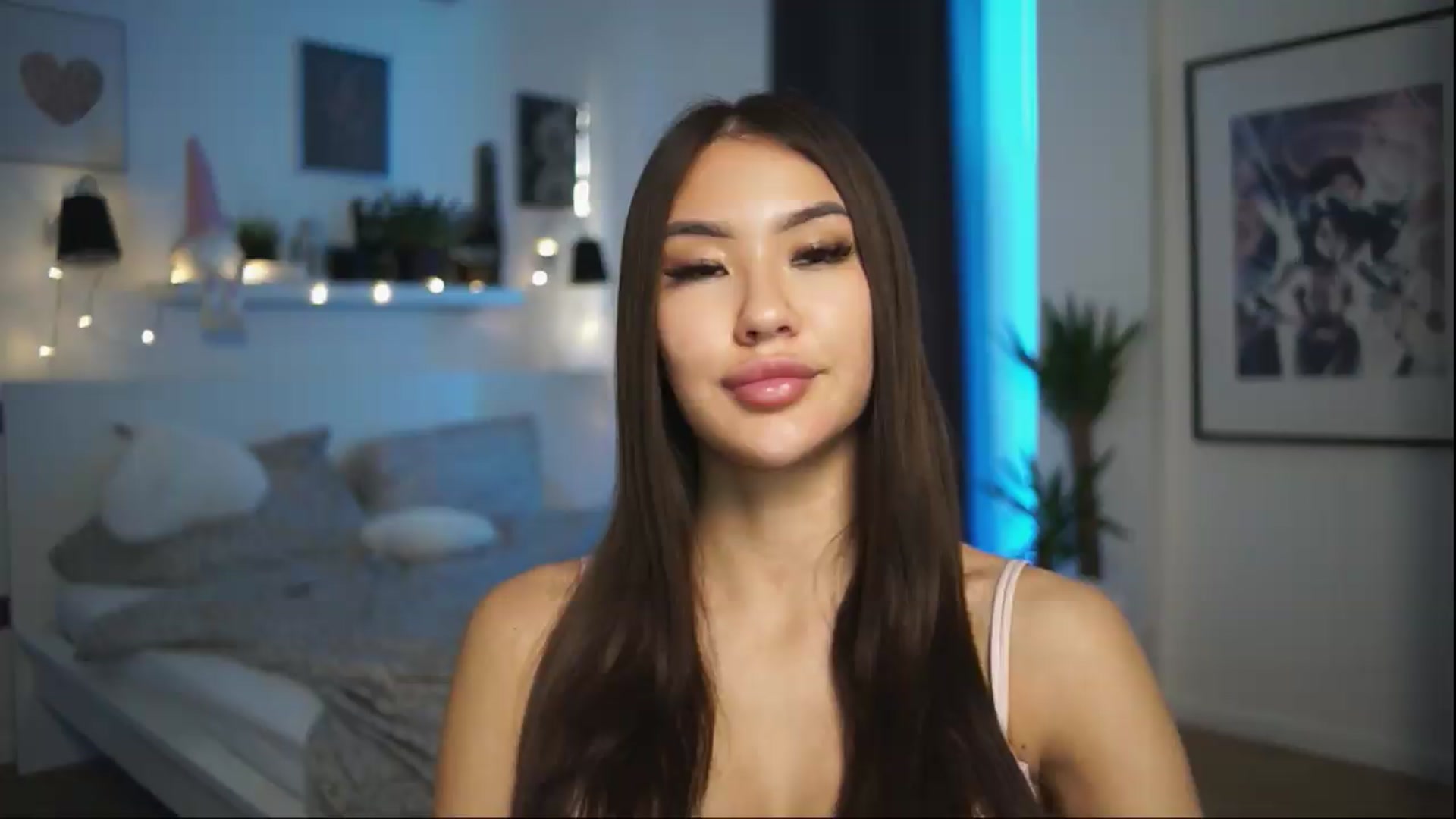 Gallery image thumbnail from SimpleMai's myfreecams stream on, 05/09/2026, 17:44 image 16 of 20