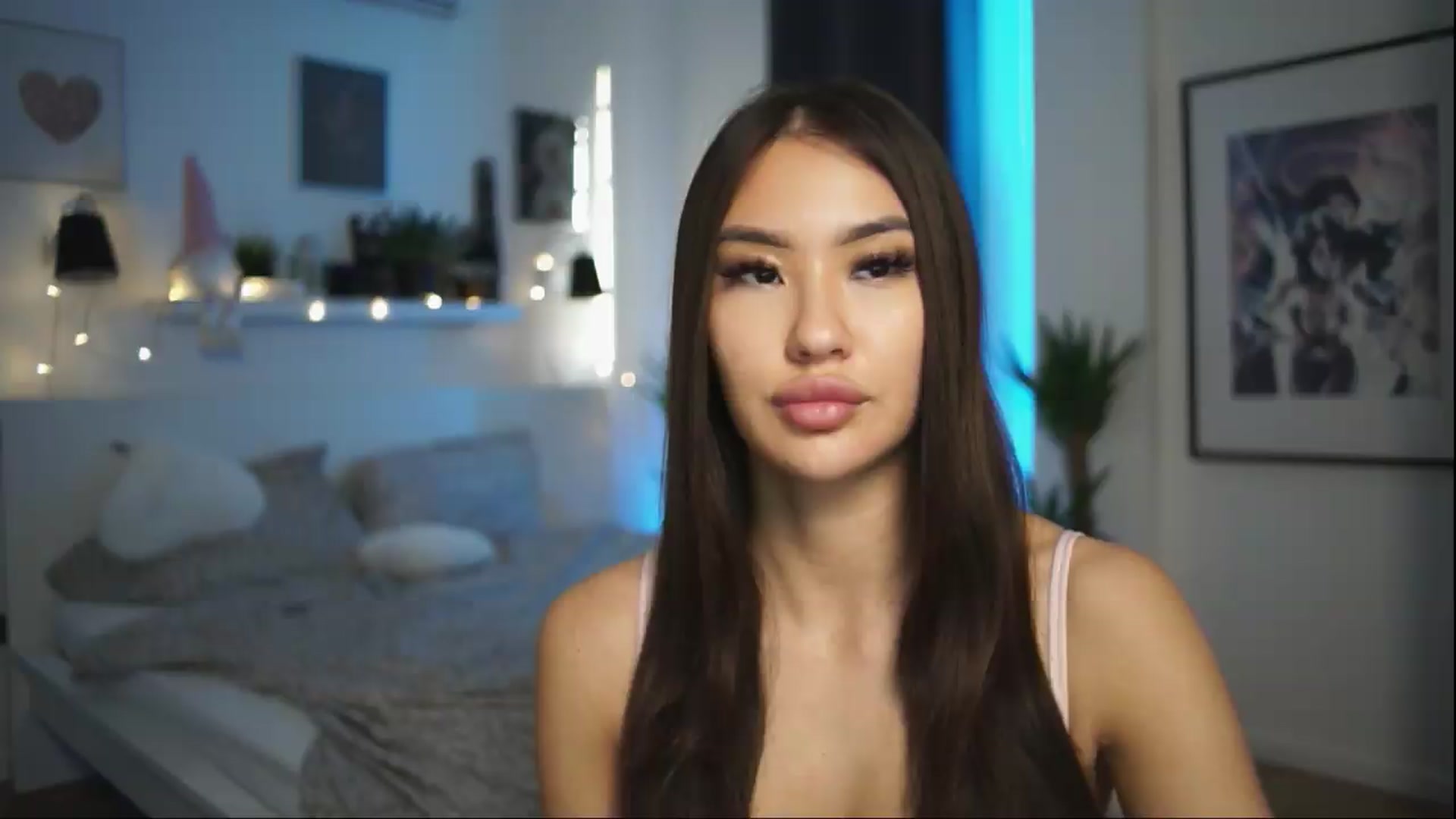 Gallery image thumbnail from SimpleMai's myfreecams stream on, 05/09/2026, 17:44 image 8 of 20