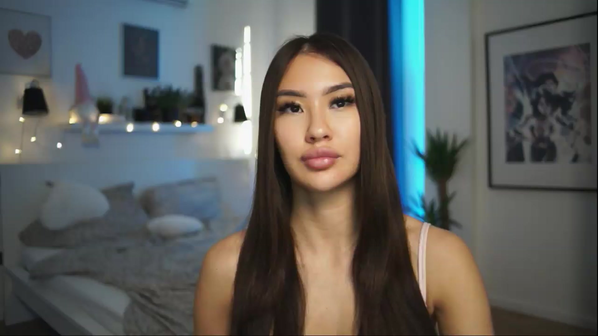 Gallery image thumbnail from SimpleMai's myfreecams stream on, 05/09/2026, 17:44 image 9 of 20