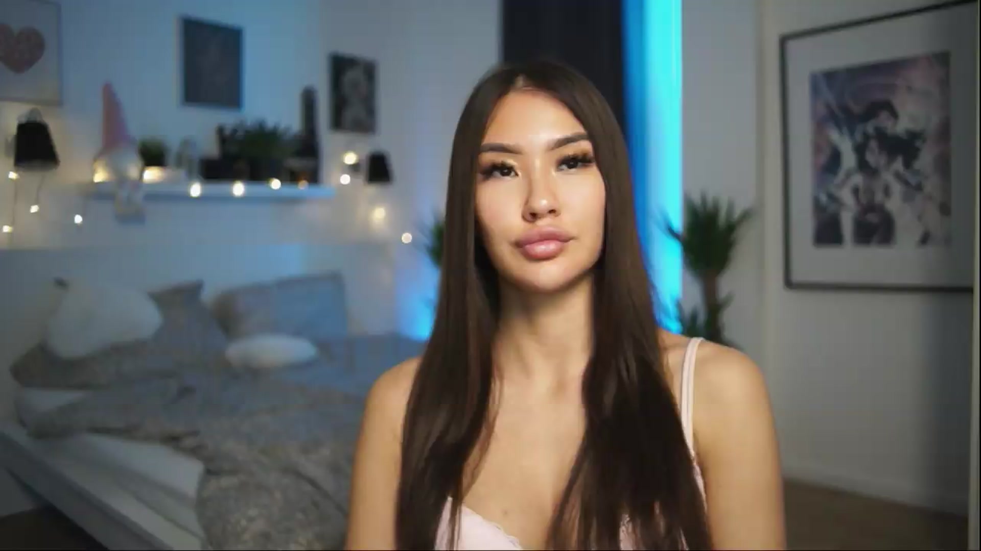 Gallery image thumbnail from SimpleMai's myfreecams stream on, 05/09/2026, 18:48 image 2 of 20
