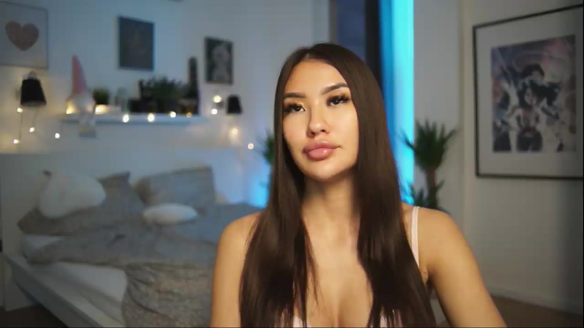 Gallery image thumbnail from SimpleMai's myfreecams stream on, 05/09/2026, 18:48 image 14 of 20