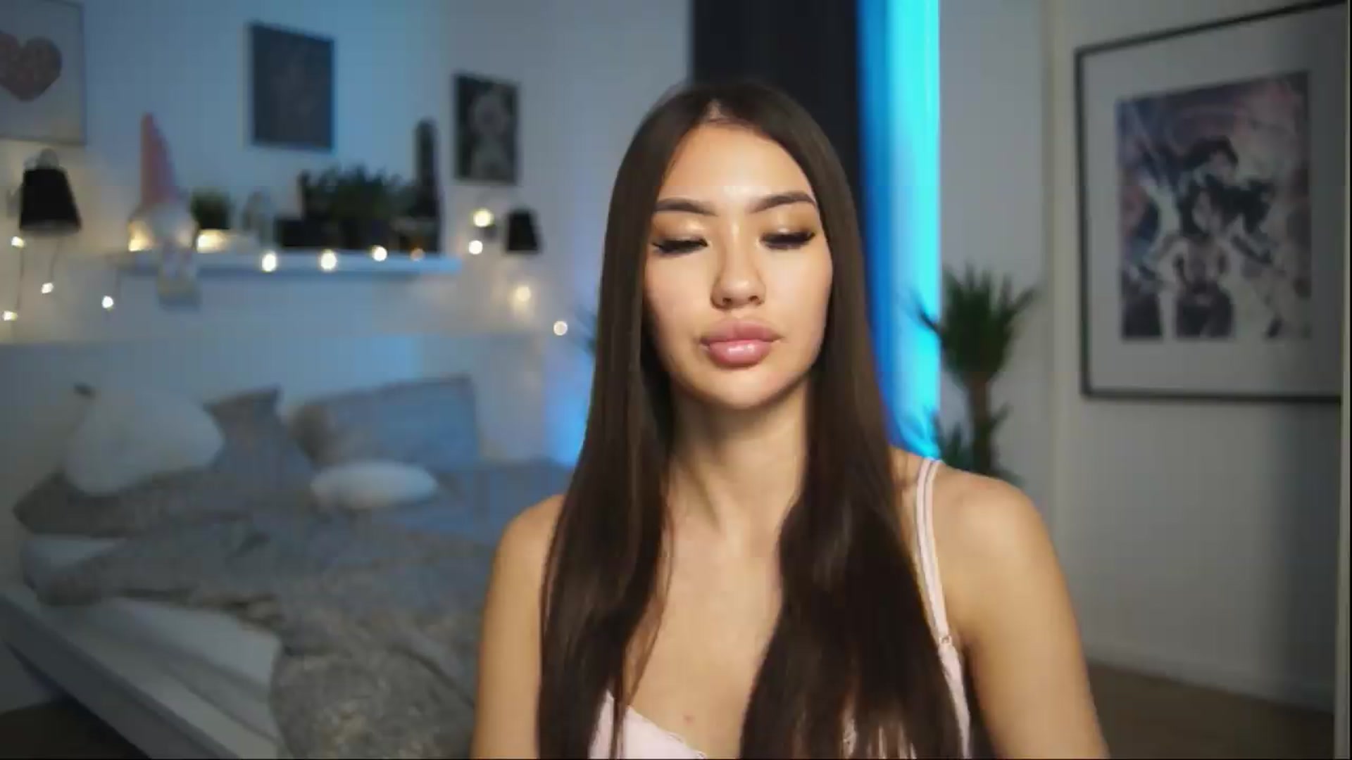 Gallery image thumbnail from SimpleMai's myfreecams stream on, 05/09/2026, 18:48 image 4 of 20