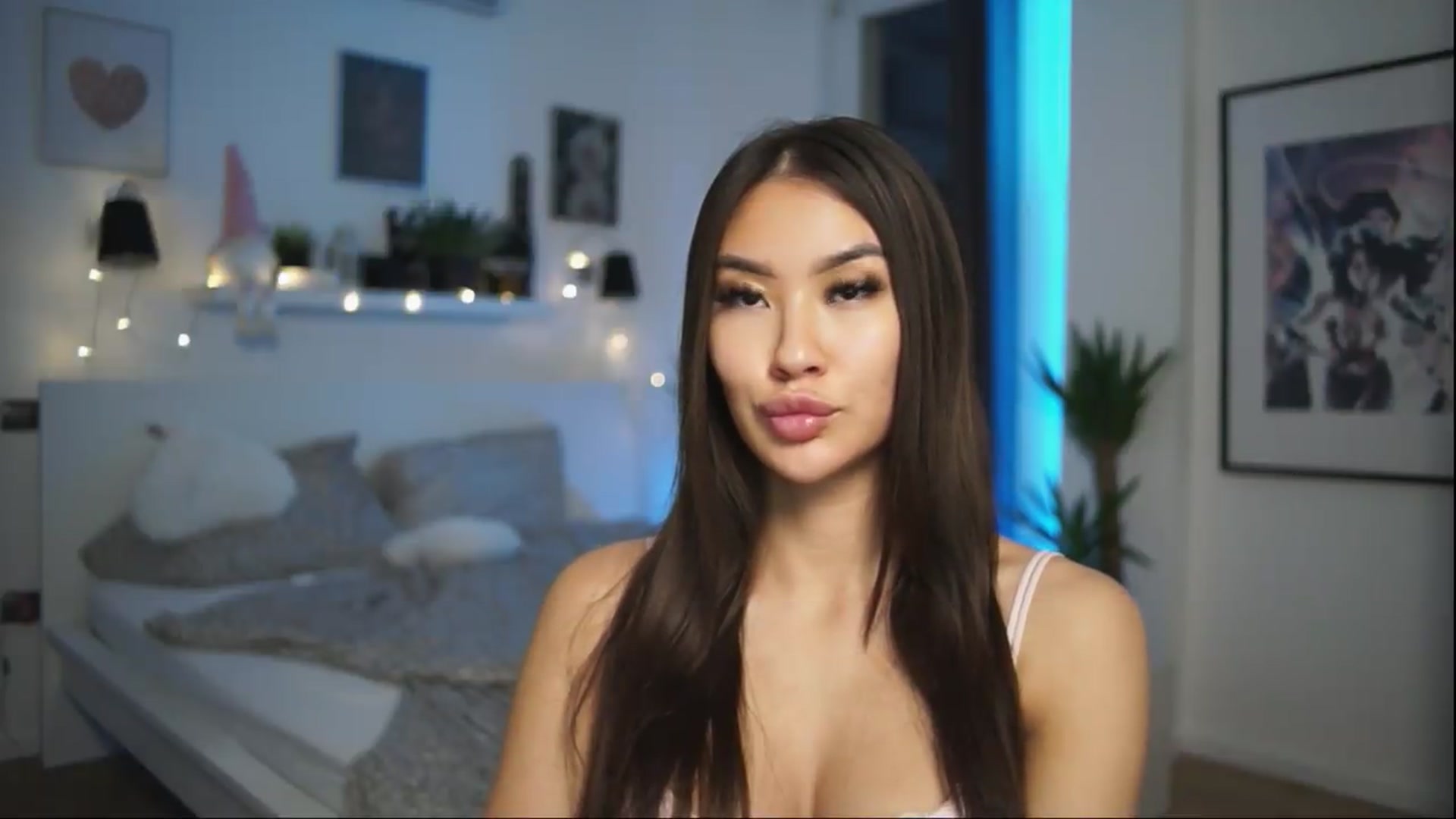 Gallery image thumbnail from SimpleMai's myfreecams stream on, 05/09/2026, 20:18 image 14 of 20
