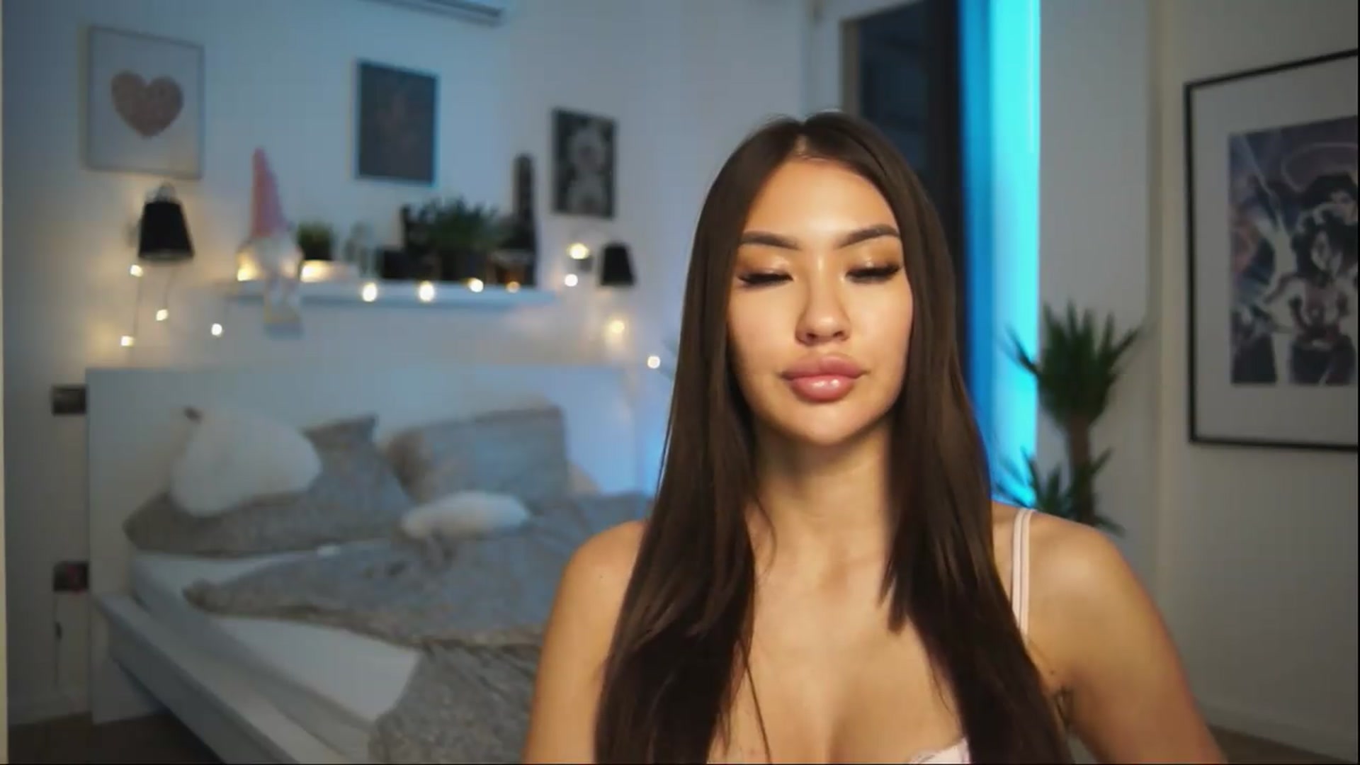 Gallery image thumbnail from SimpleMai's myfreecams stream on, 05/09/2026, 20:18 image 18 of 20
