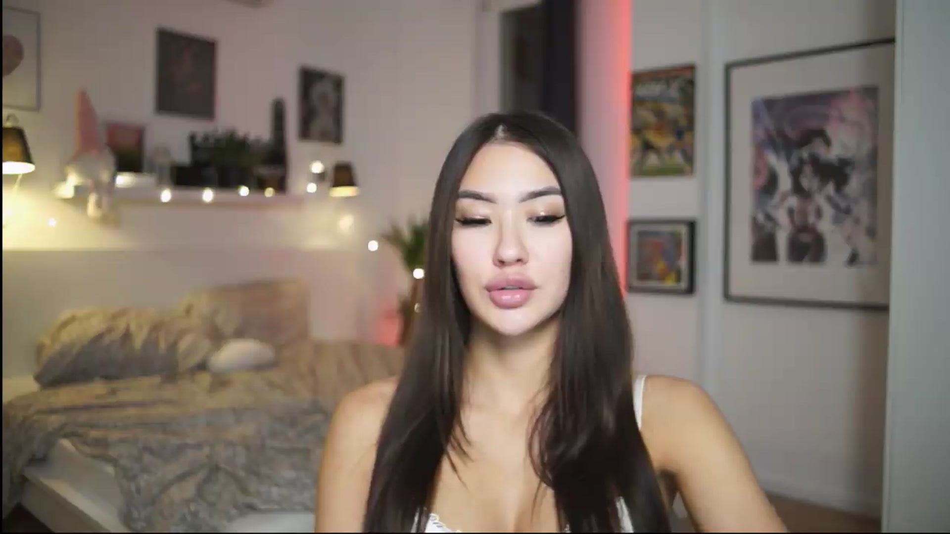 Gallery image thumbnail from SimpleMai's myfreecams stream on, 05/17/2026, 22:54 image 11 of 20