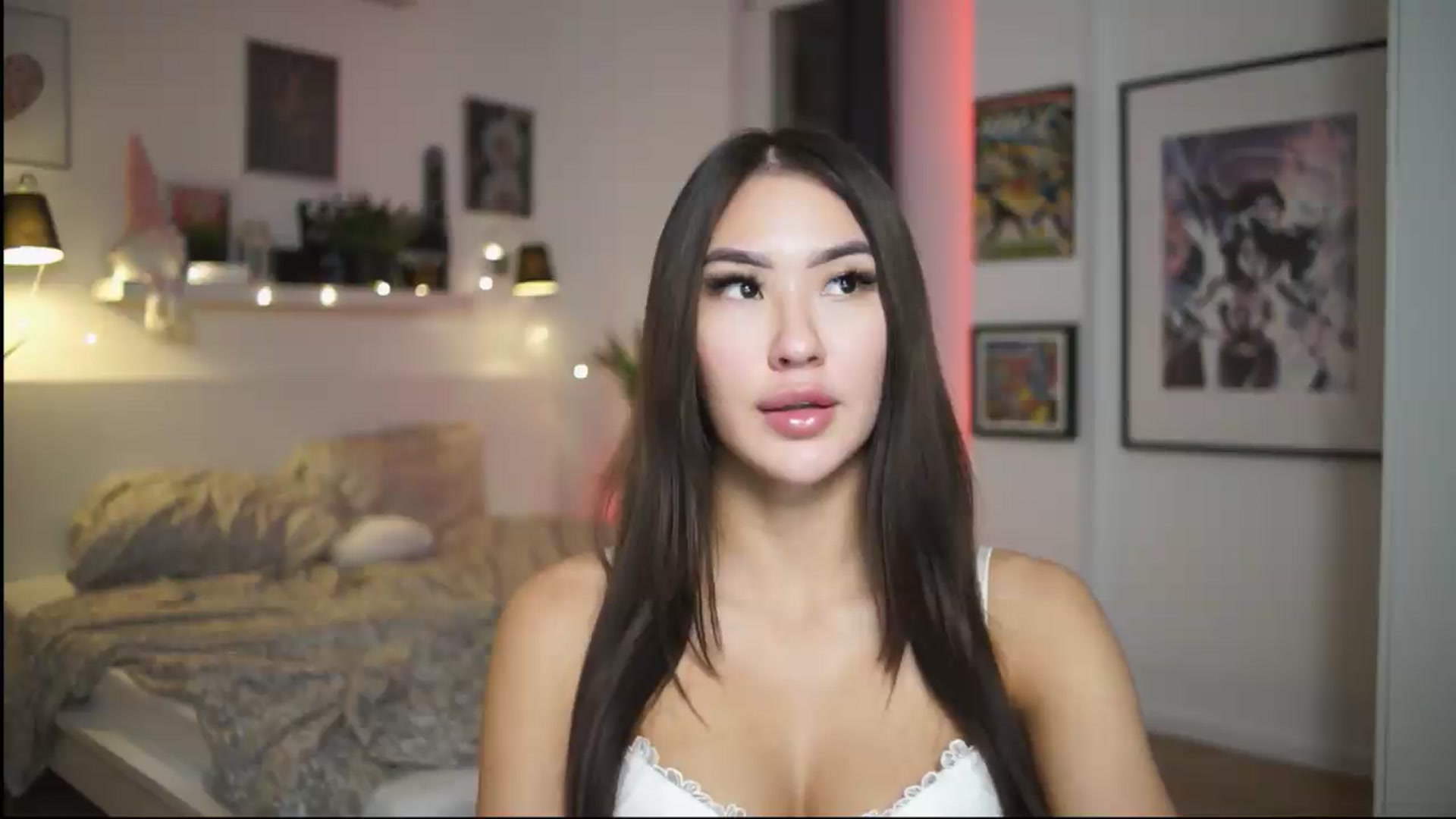 Gallery image thumbnail from SimpleMai's myfreecams stream on, 05/17/2026, 22:54 image 4 of 20
