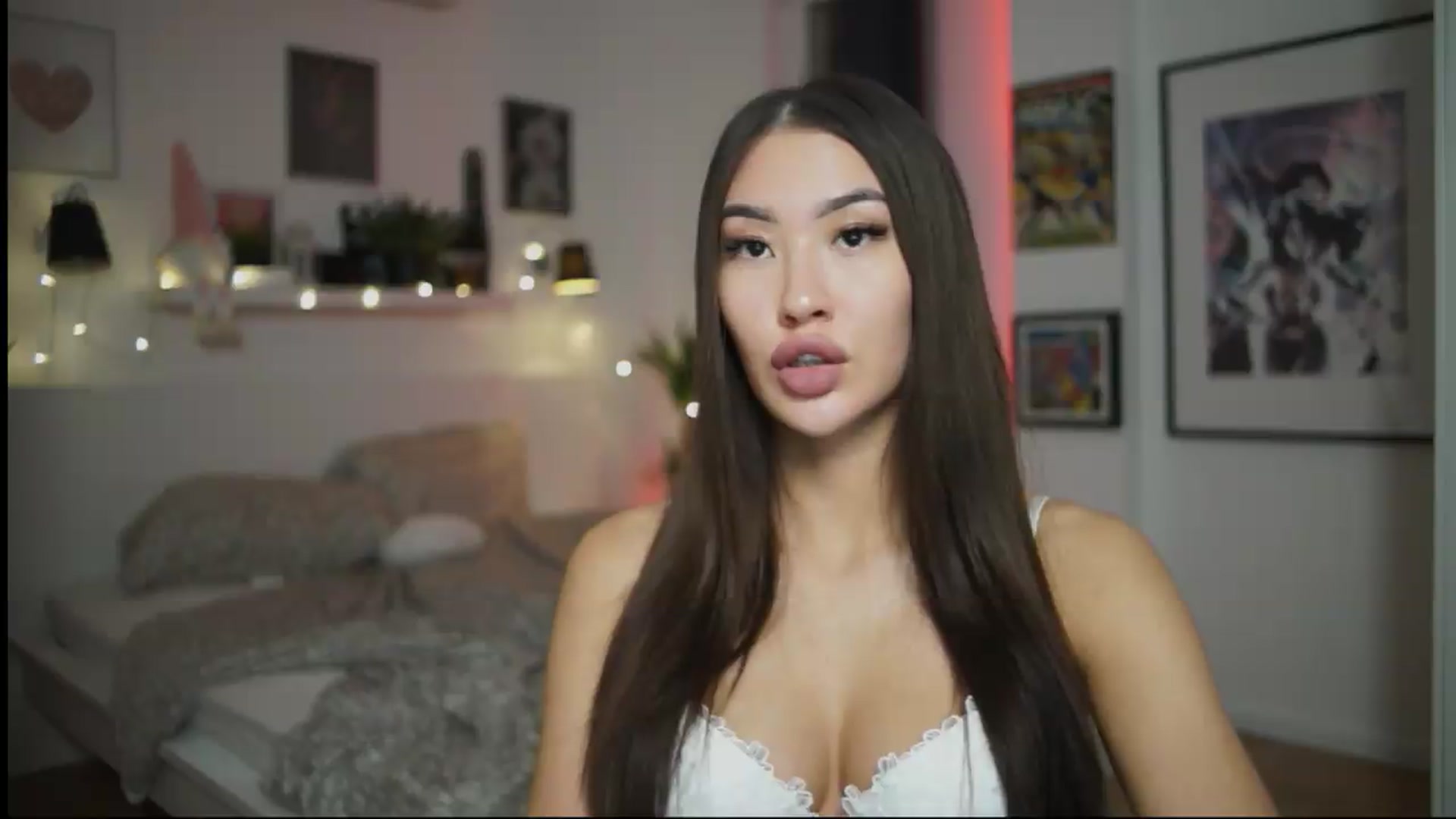 Gallery image thumbnail from SimpleMai's myfreecams stream on, 05/21/2026, 19:55 image 14 of 20