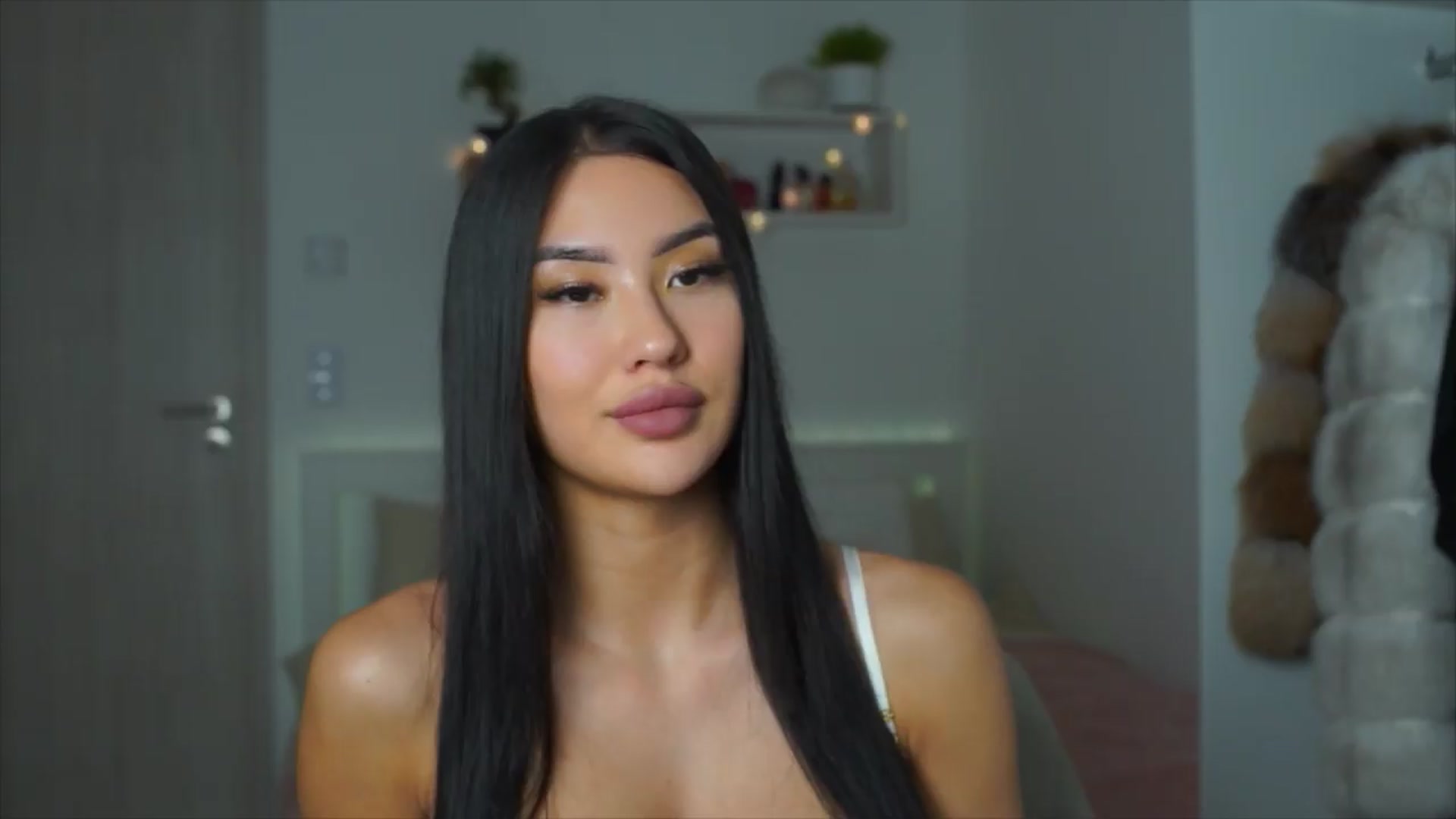 Gallery image thumbnail from SimpleMai's myfreecams stream on, 05/29/2026, 20:27 image 15 of 20