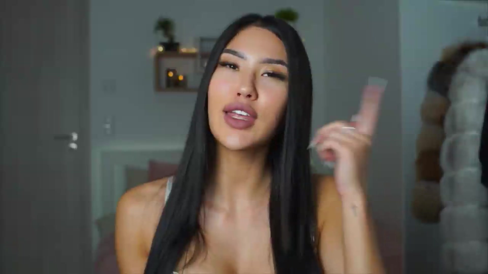 Gallery image thumbnail from SimpleMai's myfreecams stream on, 05/29/2026, 20:27 image 12 of 20