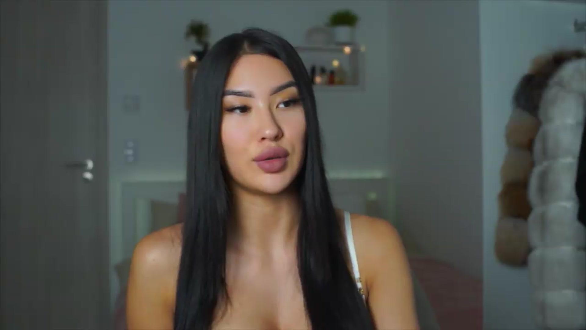 Gallery image thumbnail from SimpleMai's myfreecams stream on, 05/29/2026, 20:27 image 10 of 20