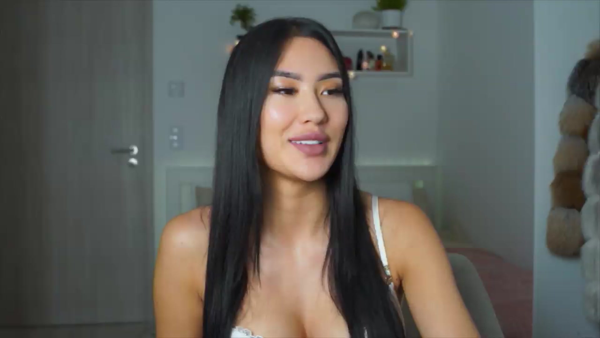Gallery image thumbnail from SimpleMai's myfreecams stream on, 05/29/2026, 22:02 image 6 of 20