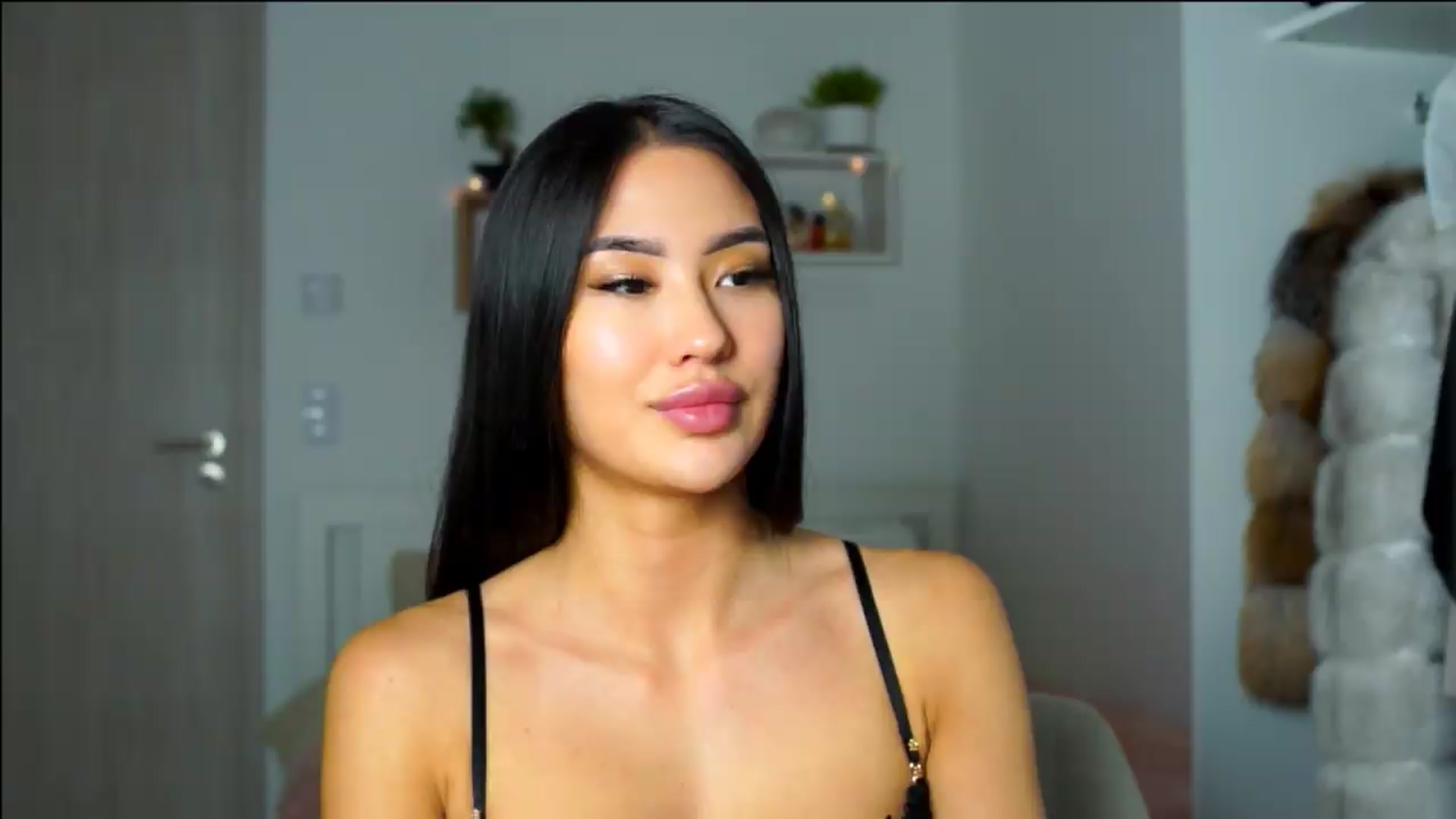 Gallery image thumbnail from SimpleMai's myfreecams stream on, 06/01/2026, 24:26 image 1 of 20
