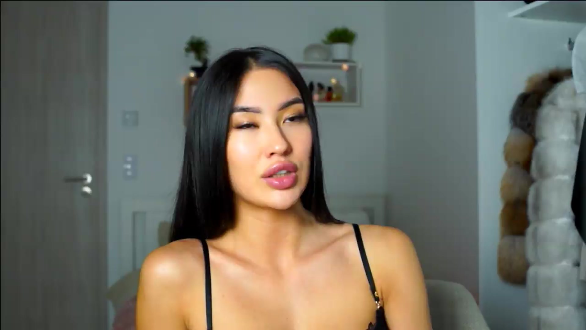 Gallery image thumbnail from SimpleMai's myfreecams stream on, 06/01/2026, 24:26 image 9 of 20