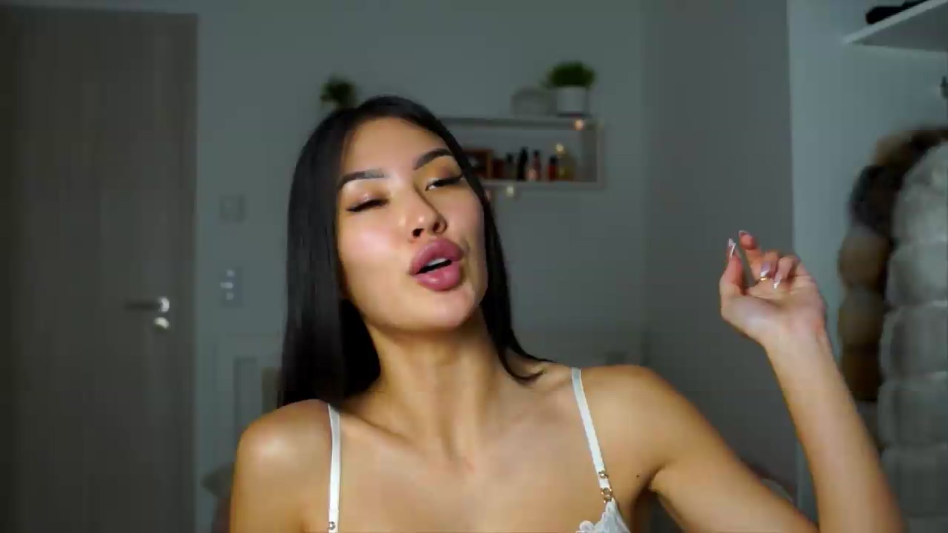 Gallery image thumbnail from SimpleMai's myfreecams stream on, 06/03/2026, 23:36 image 13 of 20