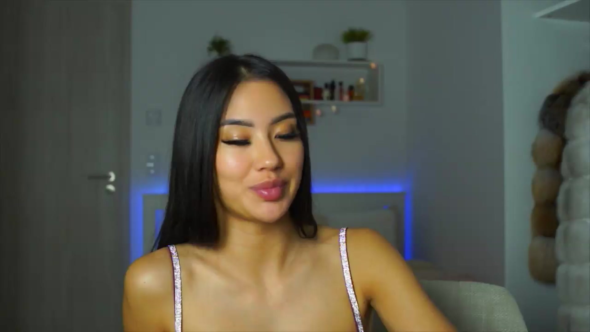 Gallery image thumbnail from SimpleMai's myfreecams stream on, 06/06/2026, 01:46 image 8 of 20