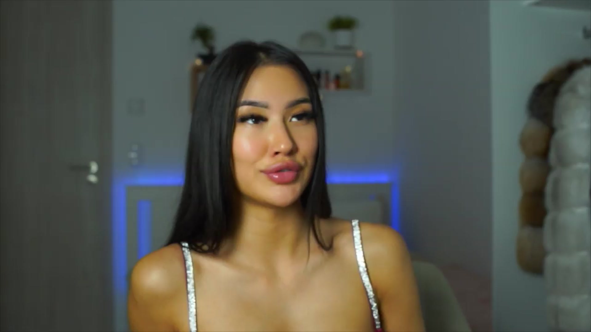Gallery image thumbnail from SimpleMai's myfreecams stream on, 06/06/2026, 01:46 image 14 of 20