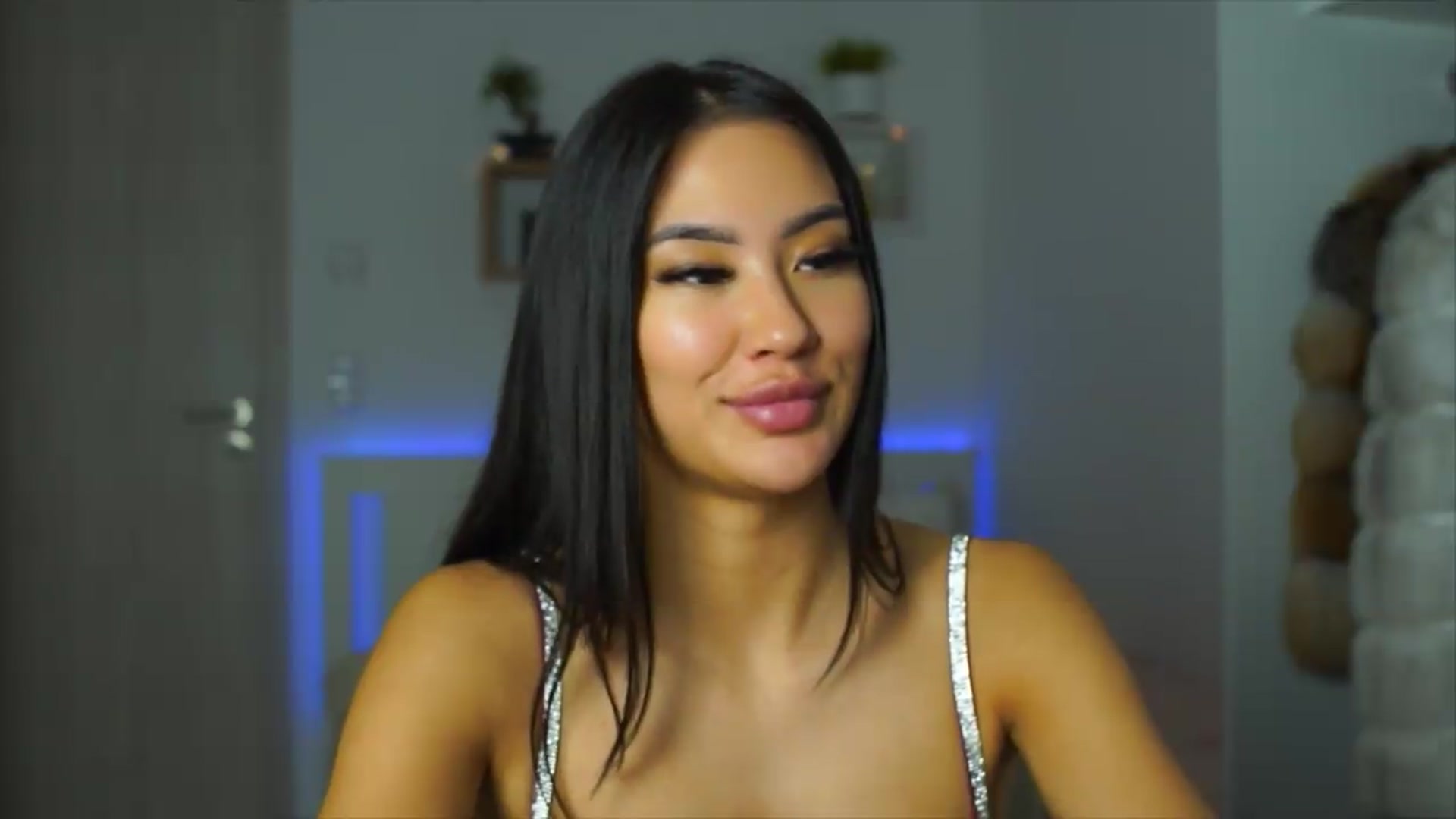 Gallery image thumbnail from SimpleMai's myfreecams stream on, 06/06/2026, 02:43 image 17 of 20