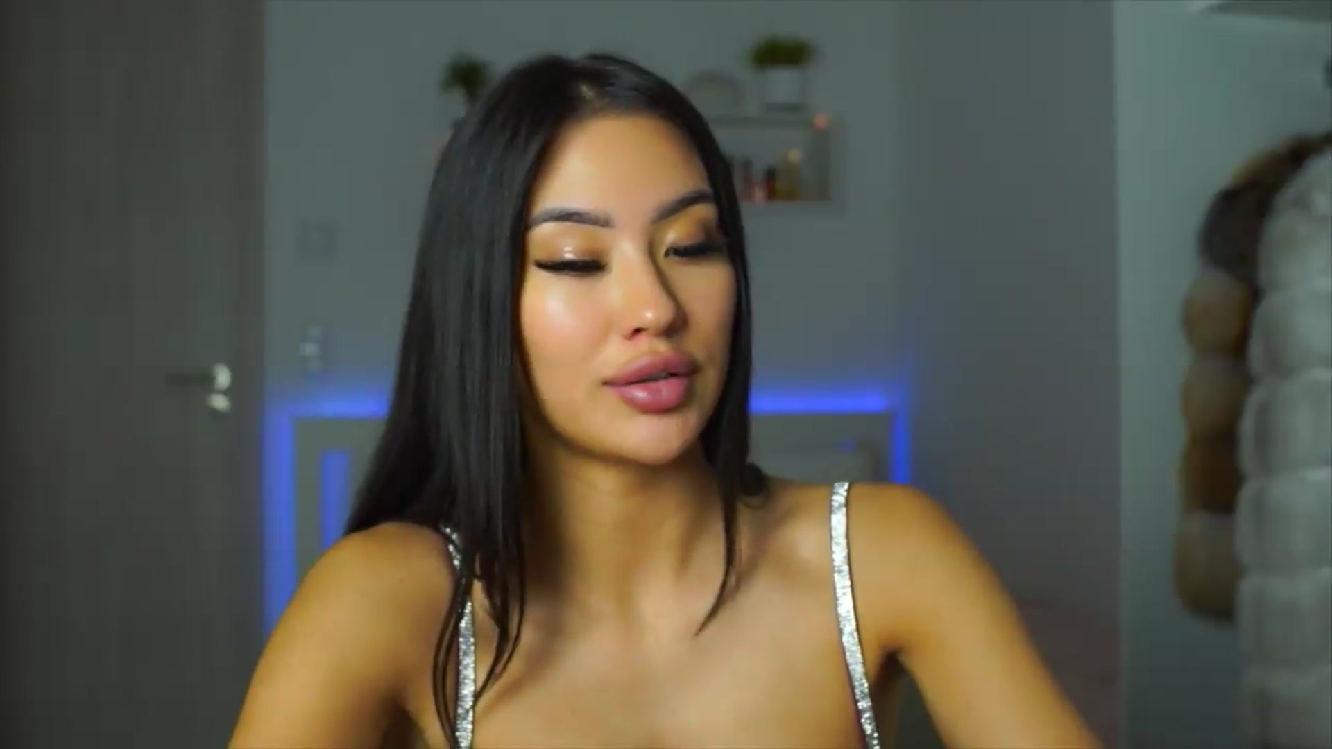 Gallery image thumbnail from SimpleMai's myfreecams stream on, 06/06/2026, 02:43 image 16 of 20