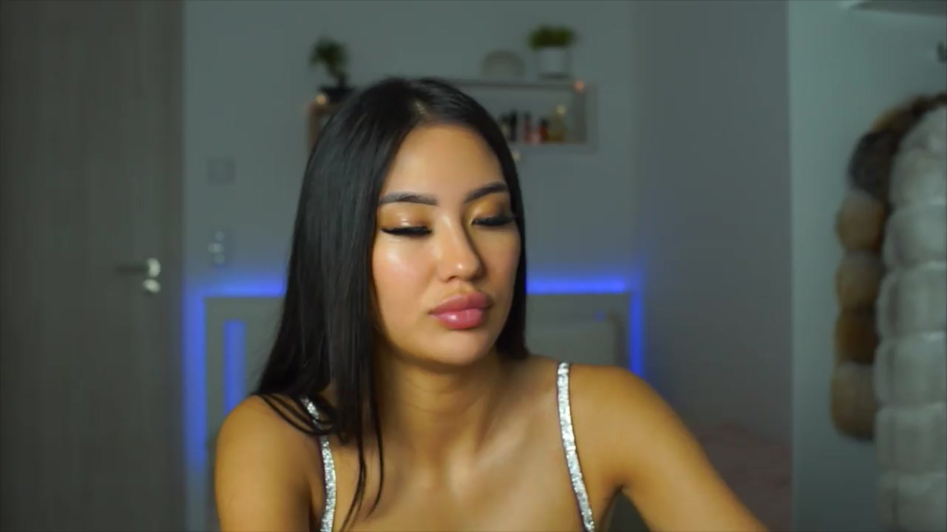 Gallery image thumbnail from SimpleMai's myfreecams stream on, 06/06/2026, 02:43 image 4 of 20