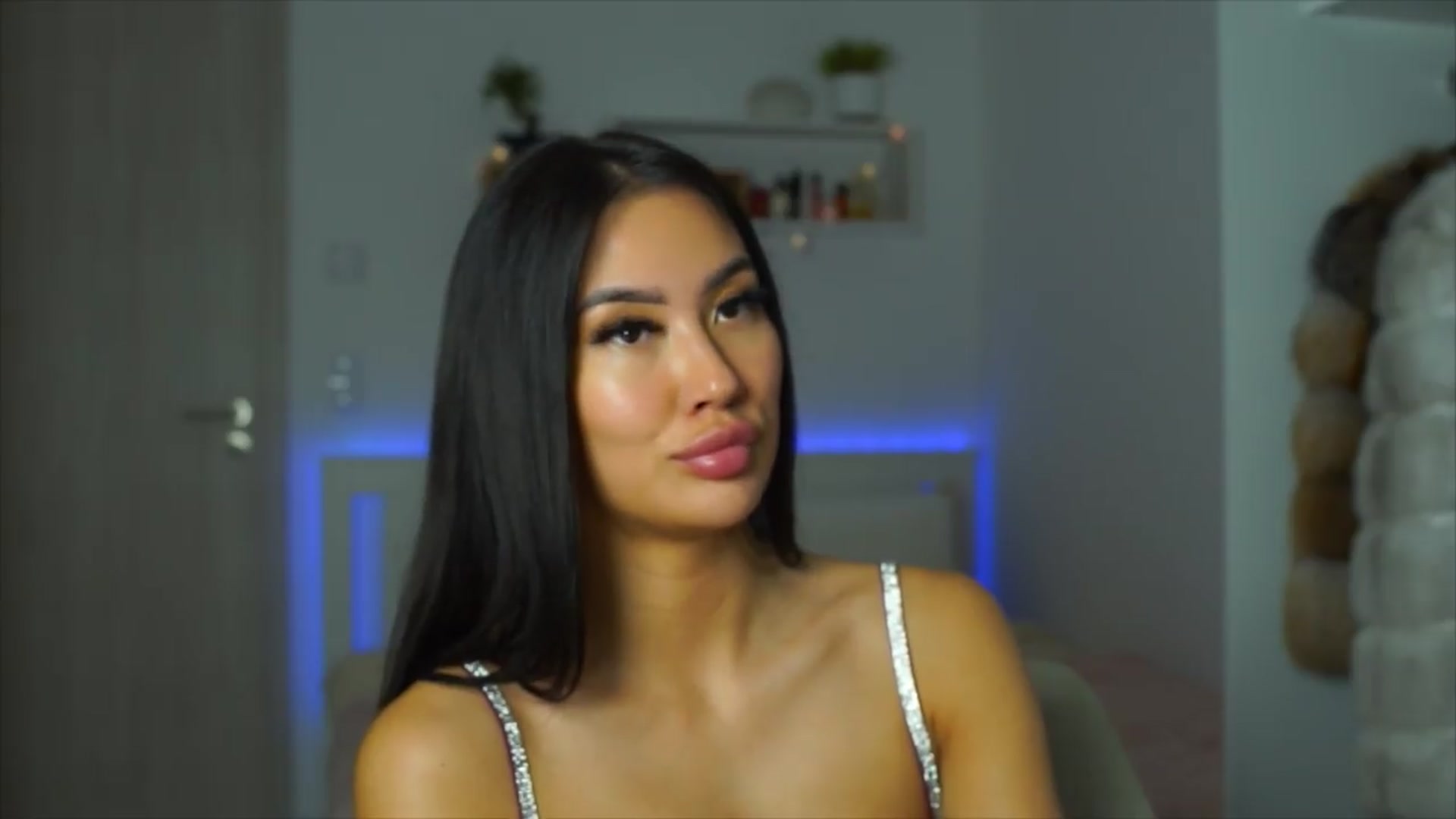 Gallery image thumbnail from SimpleMai's myfreecams stream on, 06/06/2026, 02:43 image 13 of 20