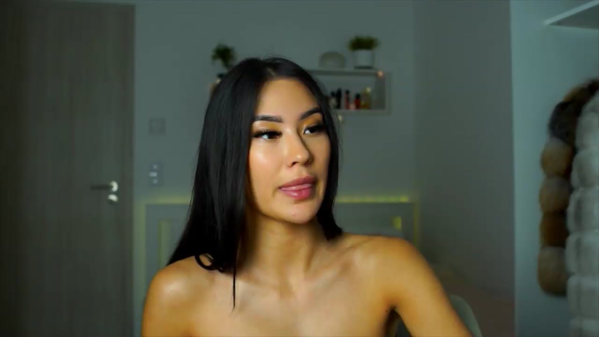 Gallery image thumbnail from SimpleMai's myfreecams stream on, 06/07/2026, 01:01 image 11 of 20