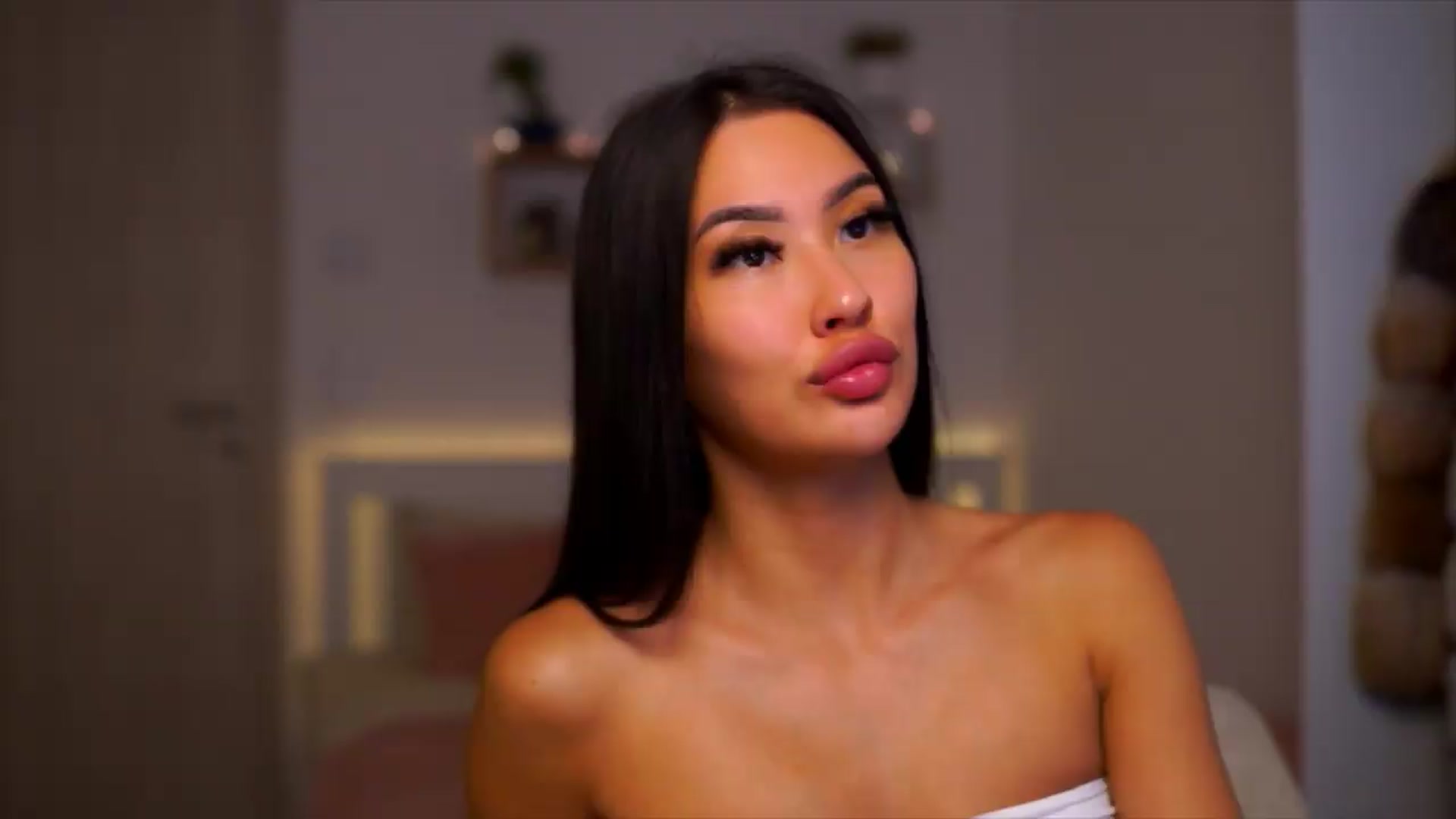 Gallery image thumbnail from SimpleMai's myfreecams stream on, 06/09/2026, 21:03 image 3 of 20