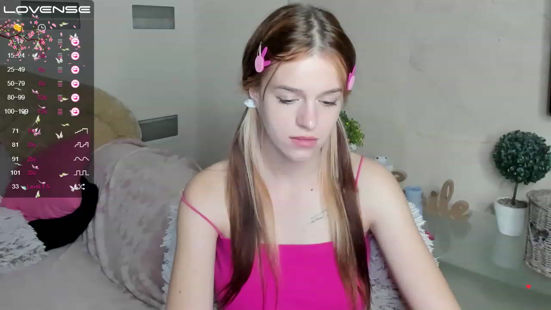 Gallery image thumbnail from SimplePeach's myfreecams stream on, 05/06/2023, 20:22 image 18 of 20