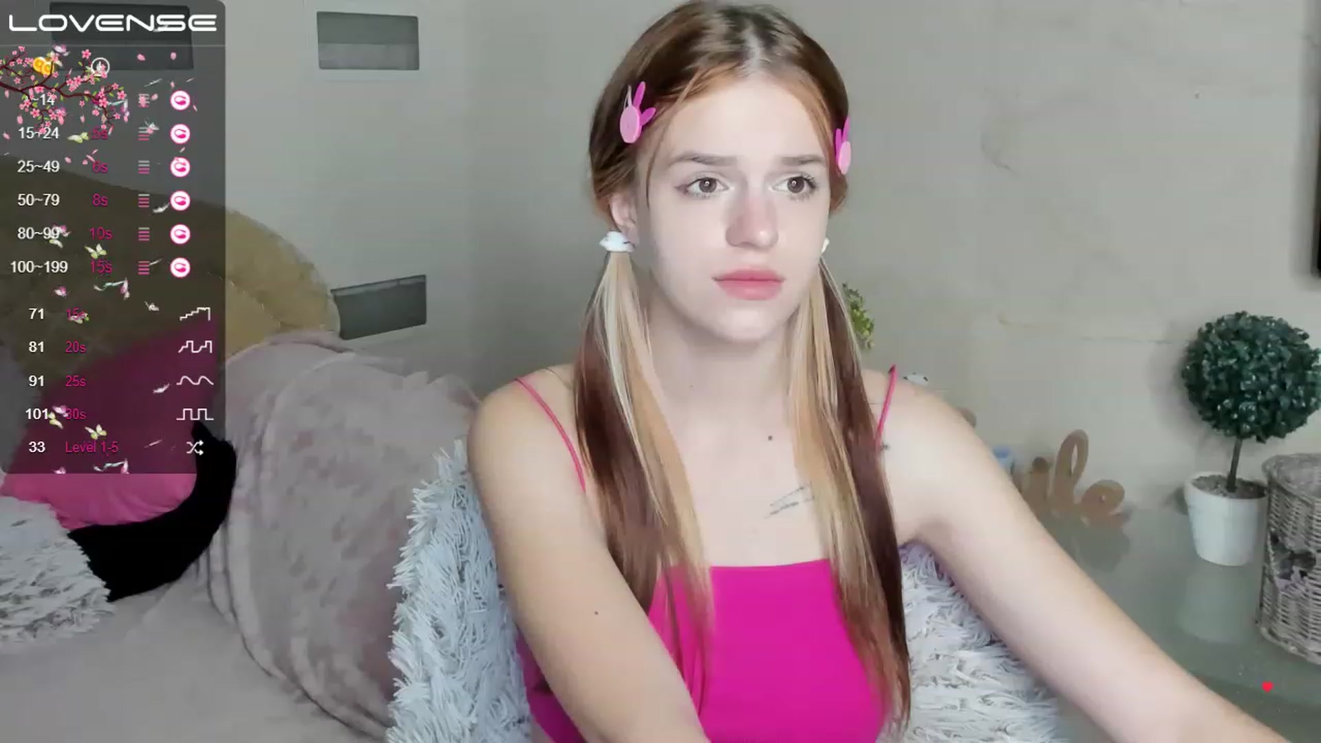 Gallery image thumbnail from SimplePeach's myfreecams stream on, 05/06/2023, 20:22 image 12 of 20