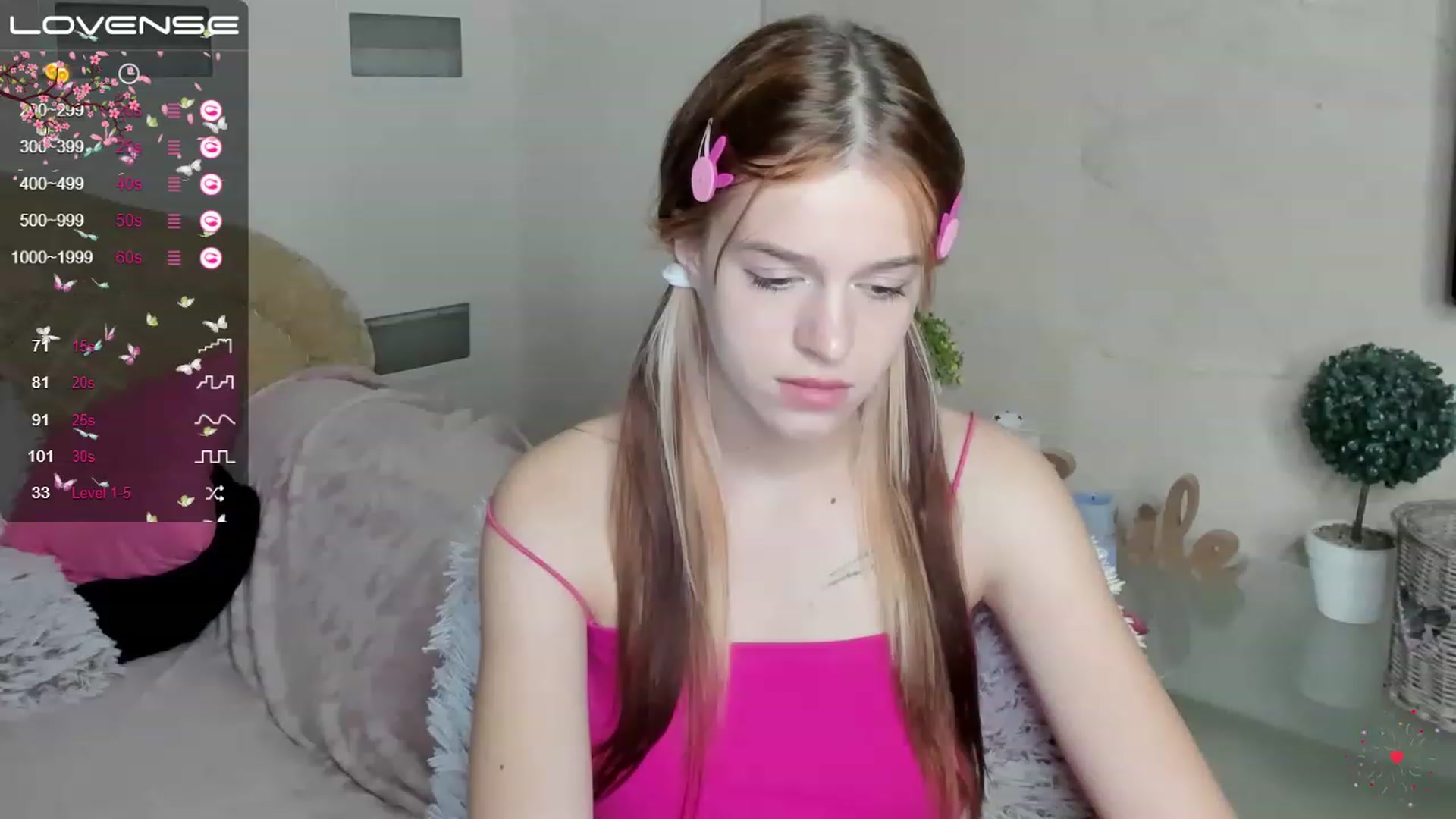 Gallery image thumbnail from SimplePeach's myfreecams stream on, 05/06/2023, 20:22 image 17 of 20