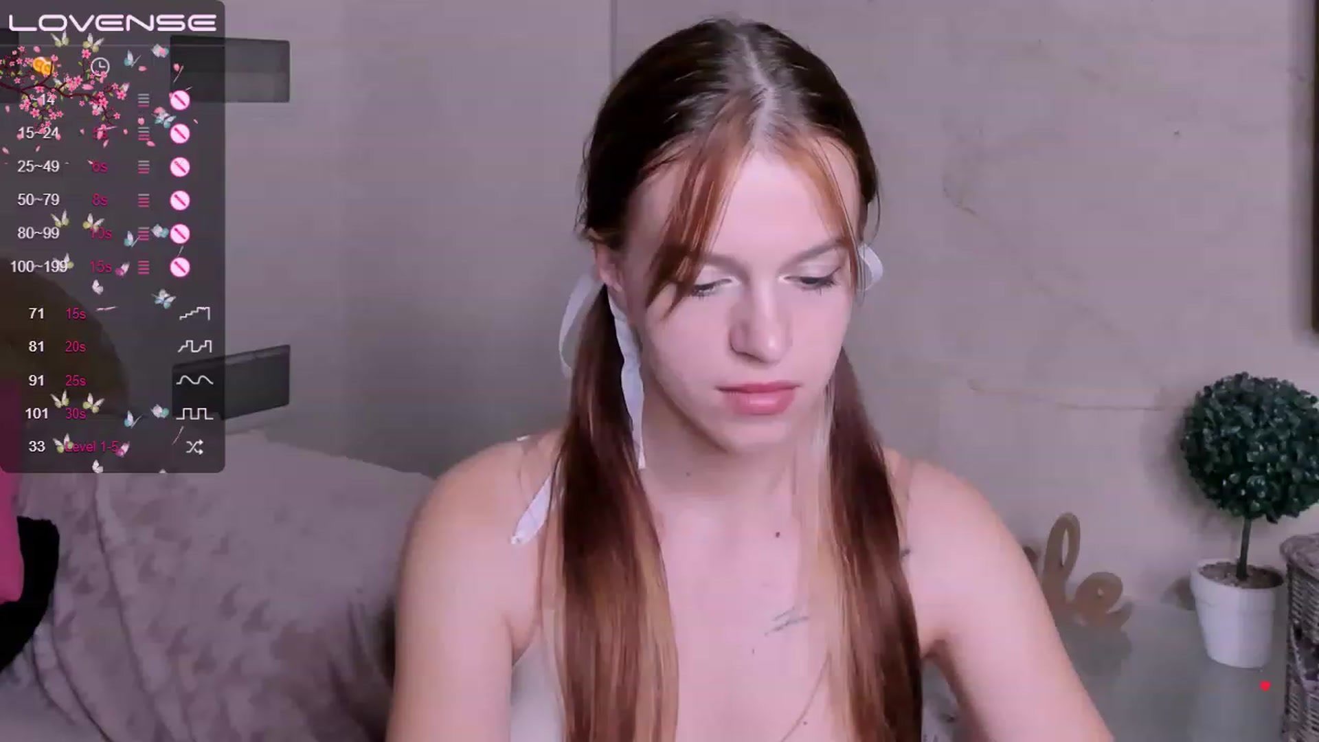 Gallery image thumbnail from SimplePeach's myfreecams stream on, 05/07/2023, 22:33 image 9 of 20