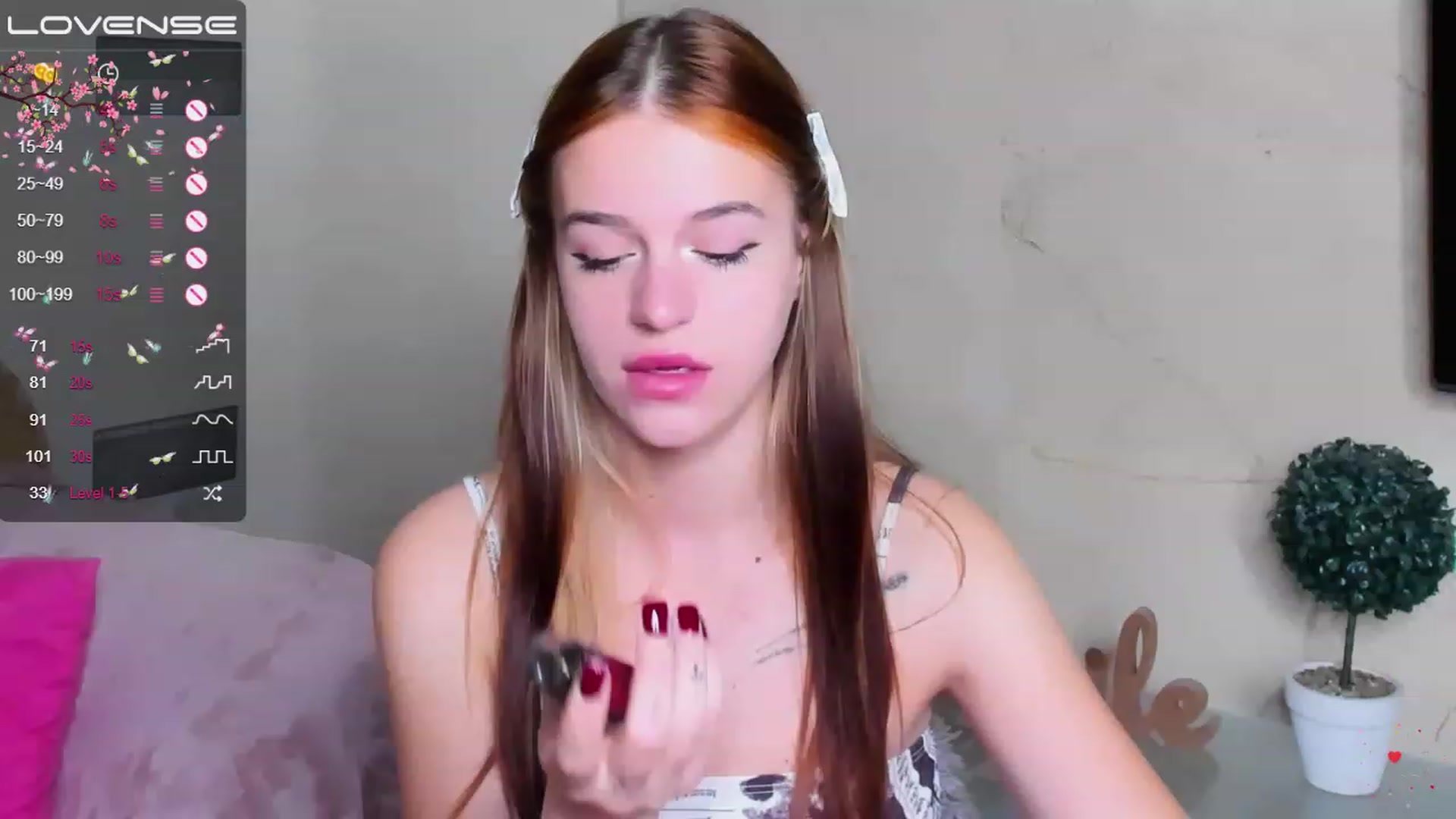 Gallery image thumbnail from SimplePeach's myfreecams stream on, 05/10/2023, 21:31 image 13 of 20