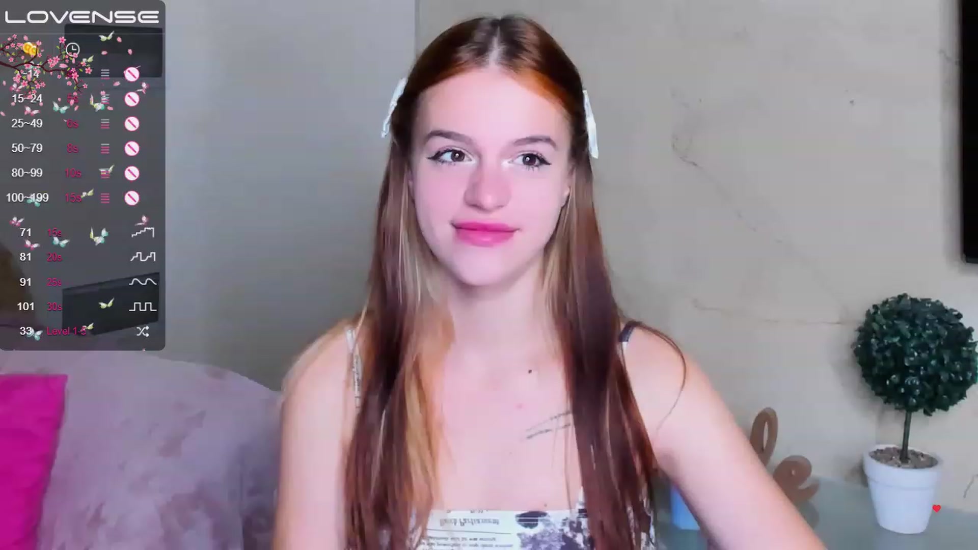 Gallery image thumbnail from SimplePeach's myfreecams stream on, 05/10/2023, 21:31 image 7 of 20