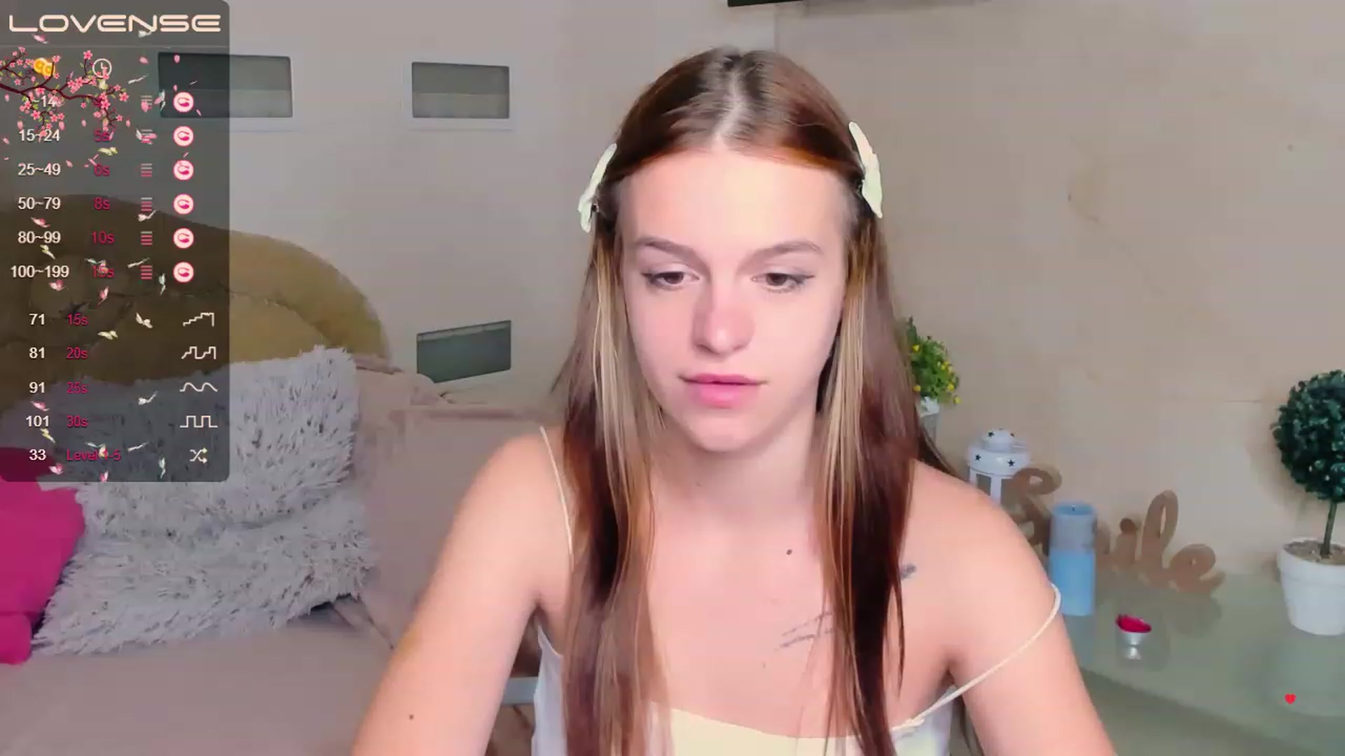 Gallery image thumbnail from SimplePeach's myfreecams stream on, 05/11/2023, 17:01 image 6 of 20