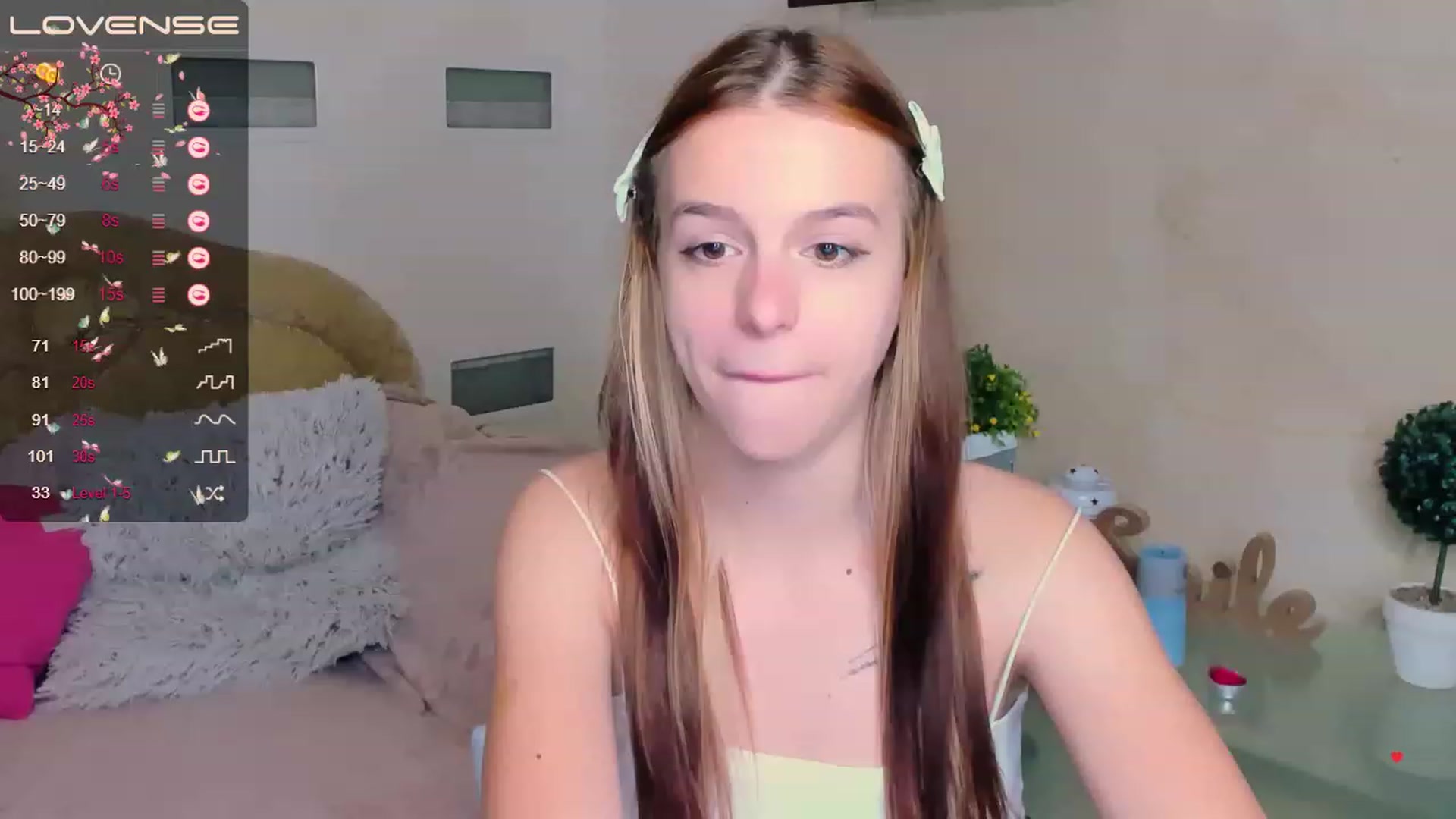 Gallery image thumbnail from SimplePeach's myfreecams stream on, 05/11/2023, 17:01 image 19 of 20