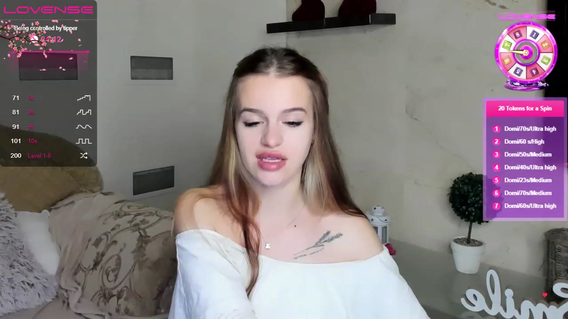 Gallery image thumbnail from SimplePeach's myfreecams stream on, 06/12/2023, 01:27 image 3 of 20