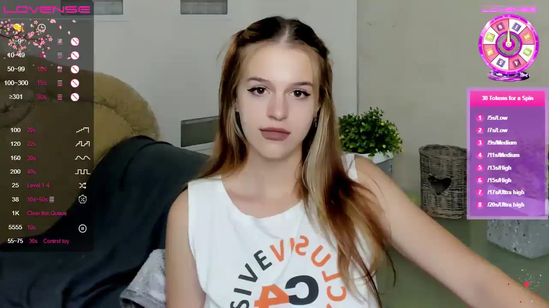 Gallery image thumbnail from SimplePeach's myfreecams stream on, 08/06/2023, 13:40 image 3 of 20