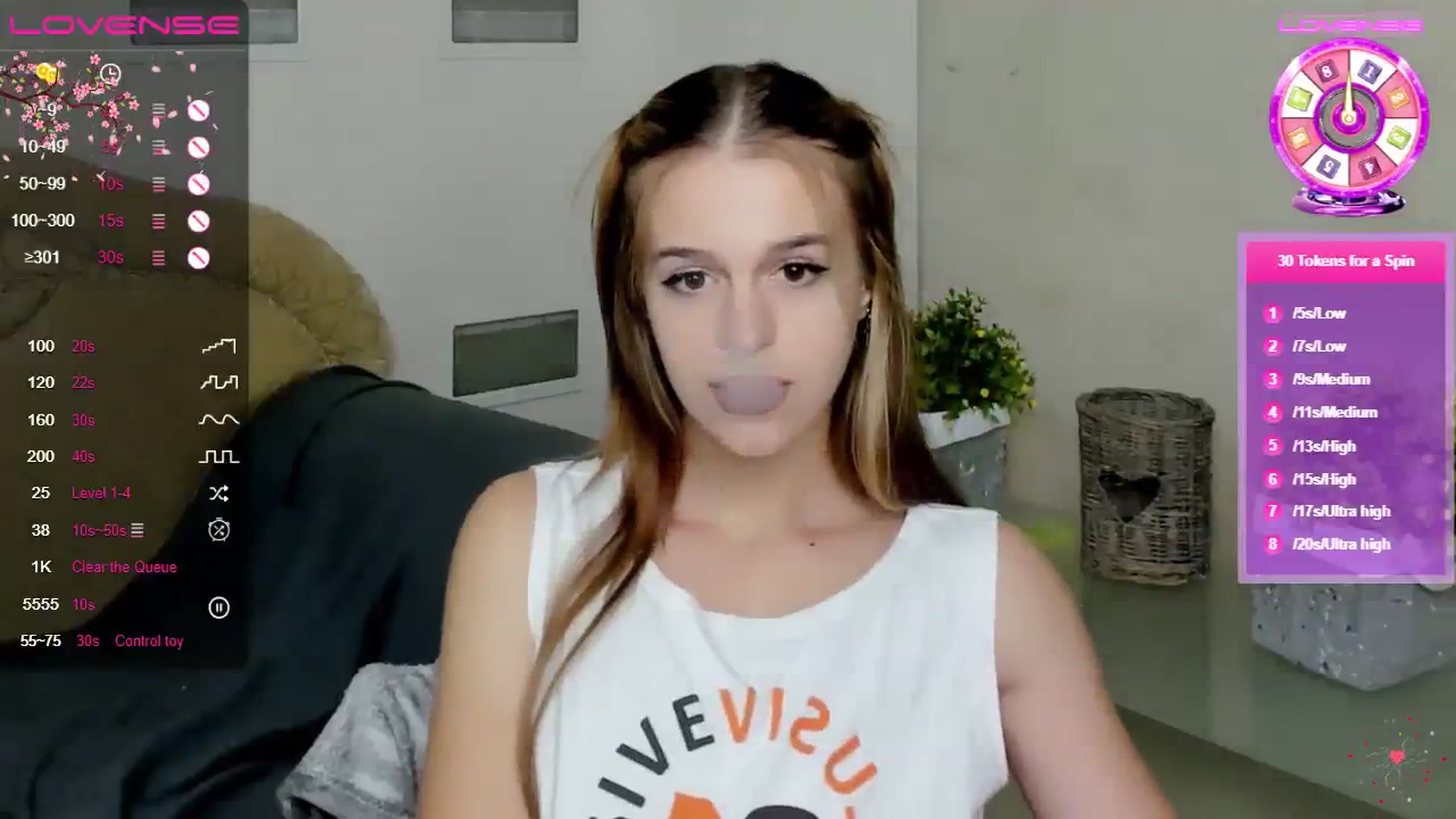 Gallery image thumbnail from SimplePeach's myfreecams stream on, 08/06/2023, 14:36 image 11 of 20