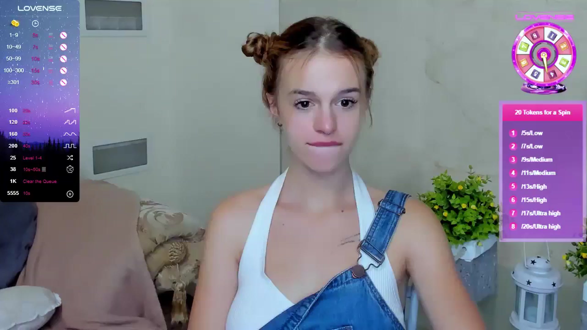 Gallery image thumbnail from SimplePeach's myfreecams stream on, 08/20/2023, 18:39 image 12 of 20