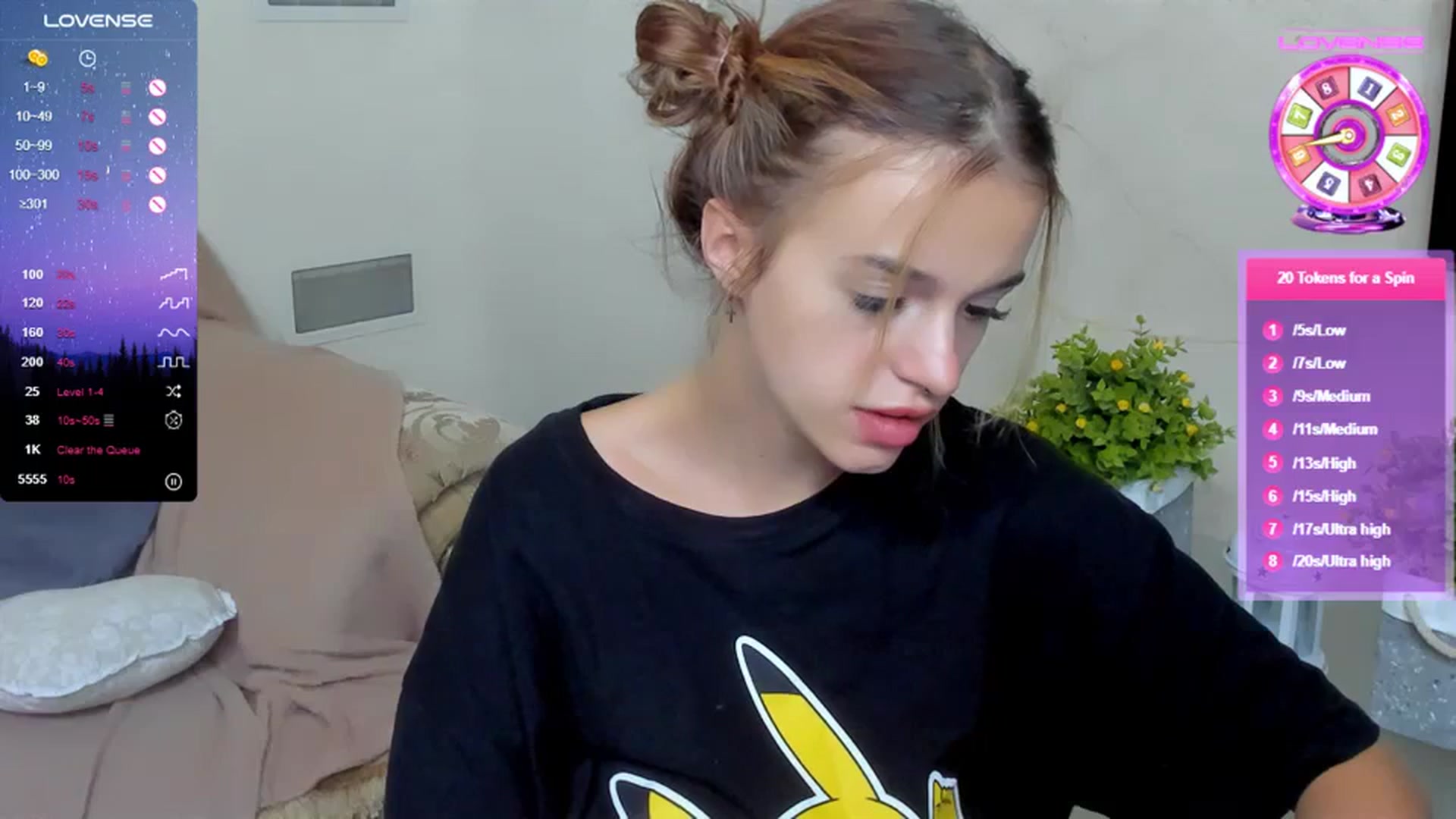 Gallery image thumbnail from SimplePeach's myfreecams stream on, 08/20/2023, 21:34 image 12 of 20