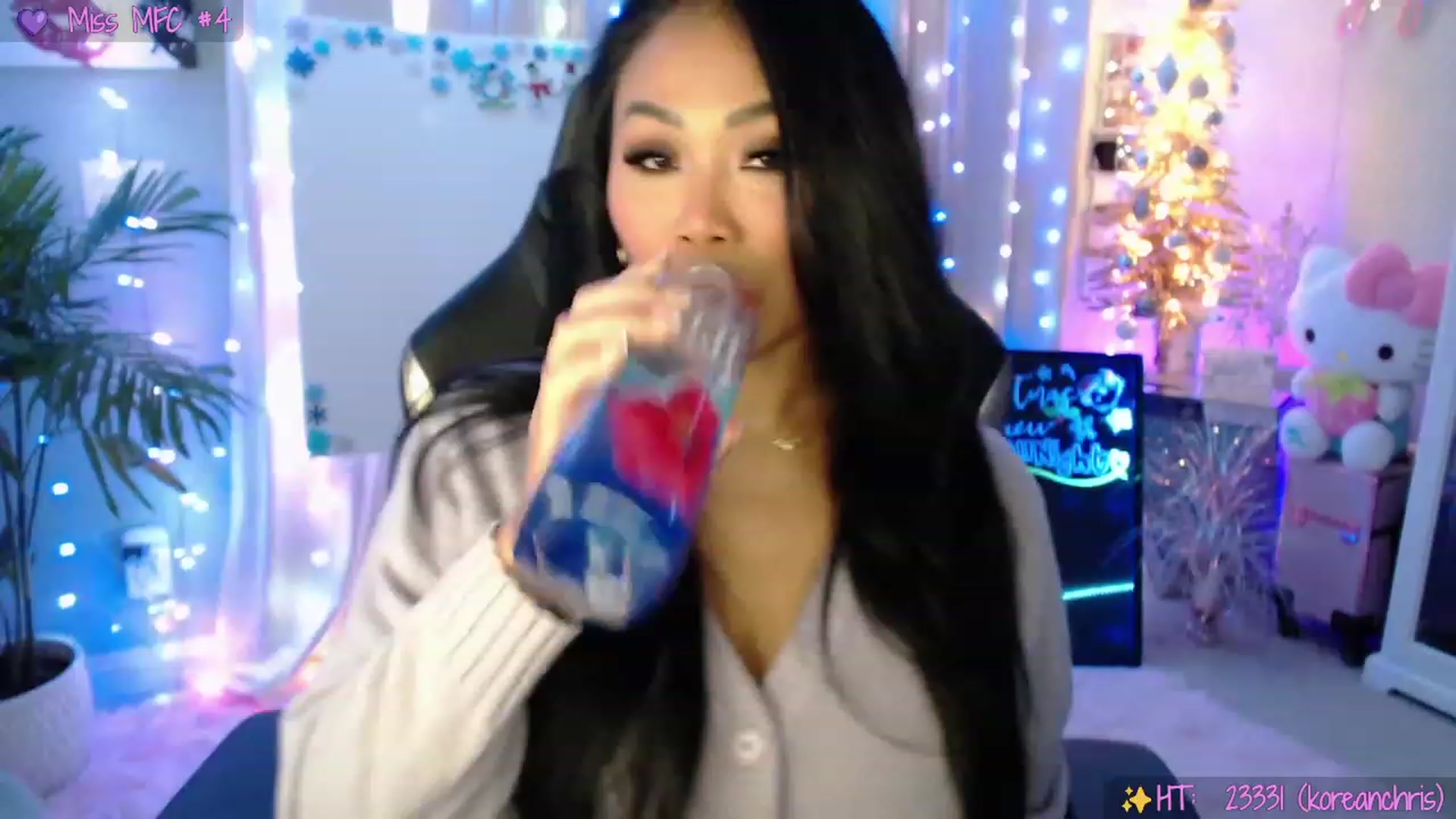 Gallery image thumbnail from SinCityVEE's myfreecams stream on, 12/03/2022, 10:15 image 17 of 20