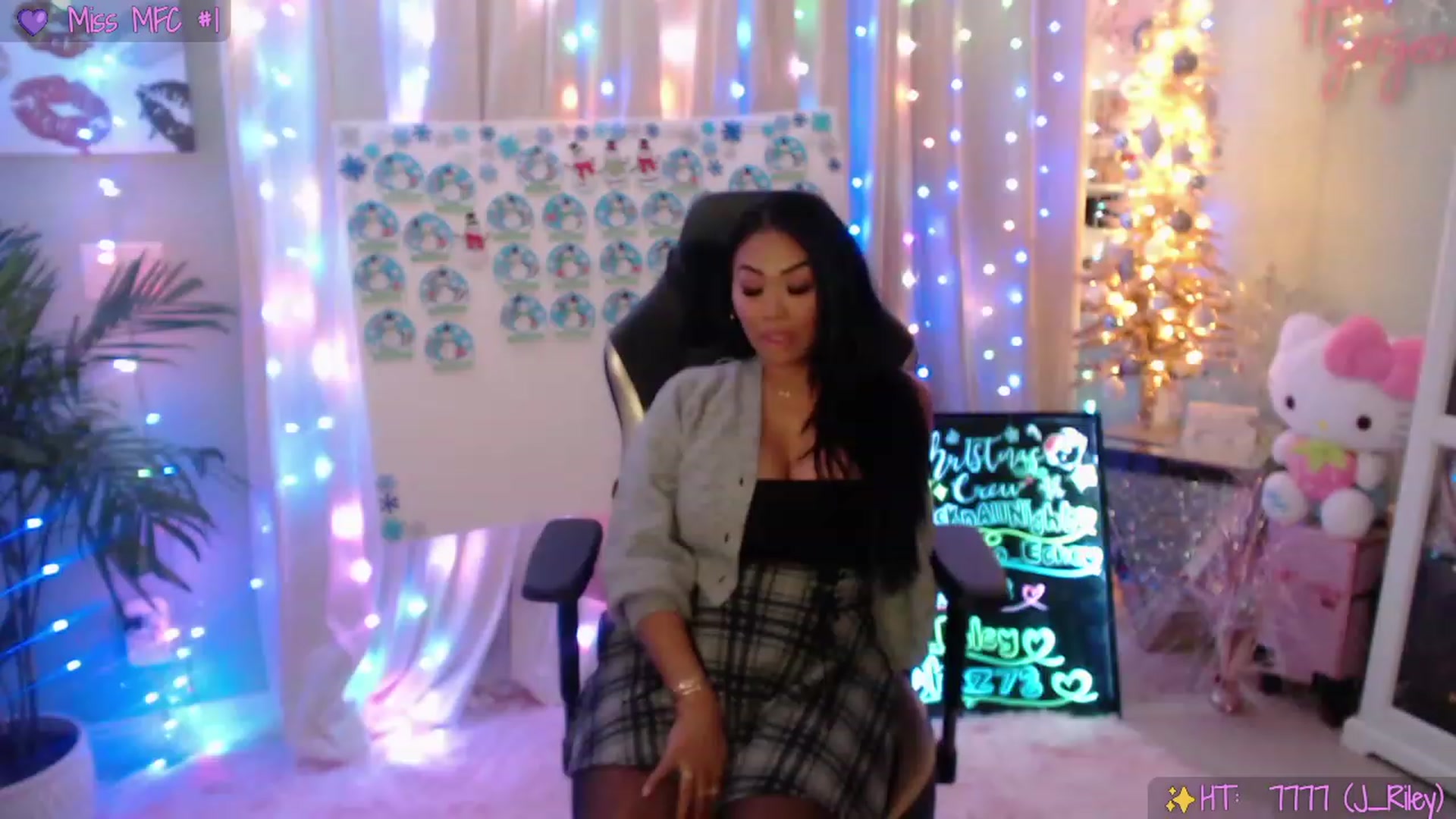 Gallery image thumbnail from SinCityVEE's myfreecams stream on, 12/08/2022, 06:35 image 19 of 20
