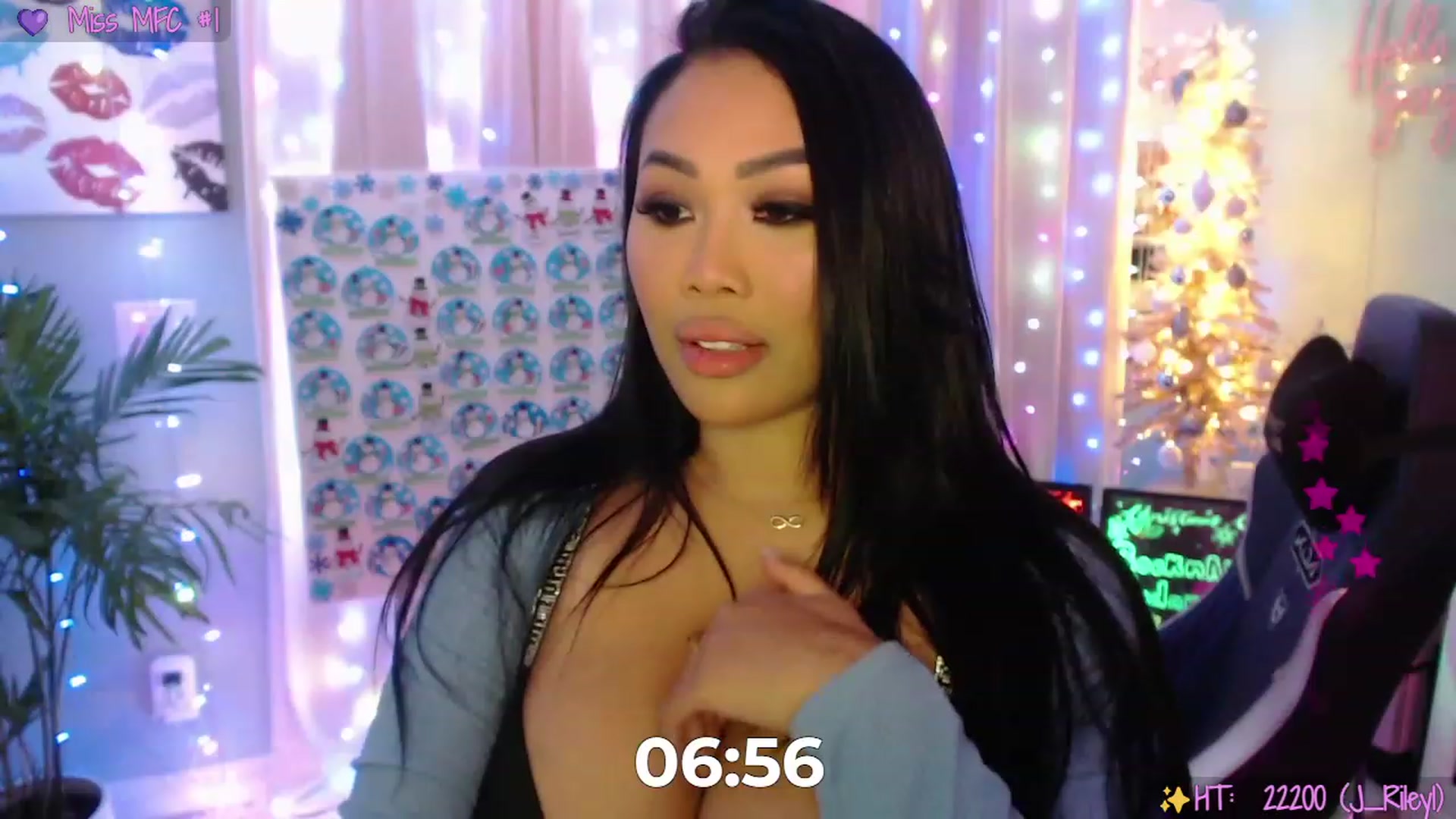 Gallery image thumbnail from SinCityVEE's myfreecams stream on, 12/23/2022, 07:11 image 16 of 20